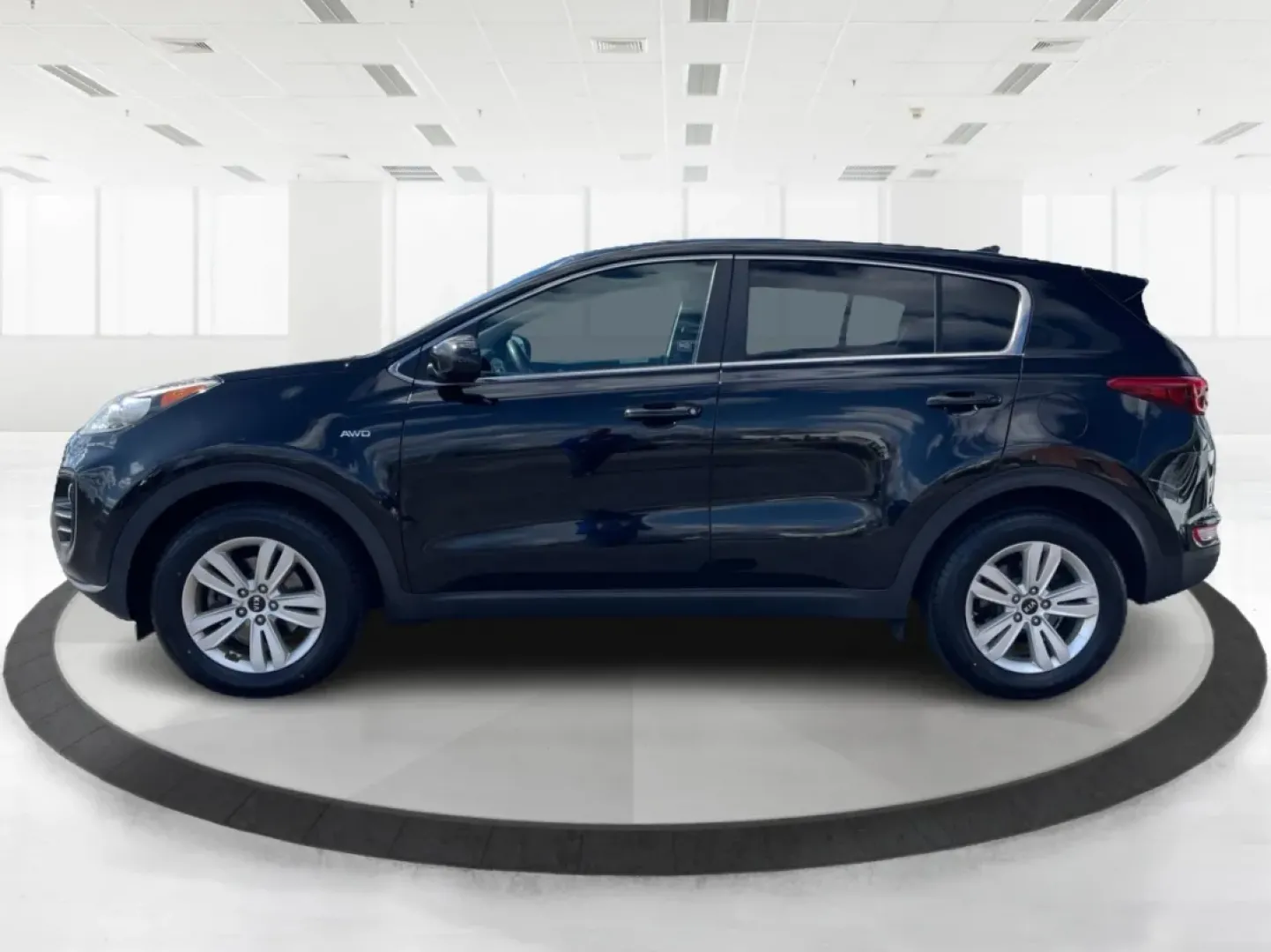 2019 Kia Sportage LX (KNDPMCACXK7) with an Theta II 2.4L I-4 gasoline direct injection engine, located at 4508 South Dixie Dr, Moraine, OH, 45439, (937) 908-9800, 39.689976, -84.218452 - **Adventure Awaits with the 2019 Kia Sportage at Advantage Car and Credit!**<br /> <br /> Are you ready to elevate your driving experience? Whether you're navigating the hustle and bustle of city life or embarking on a weekend getaway, the 2019 Kia Sportage is your perfect companion. This stylish cr - Photo#5