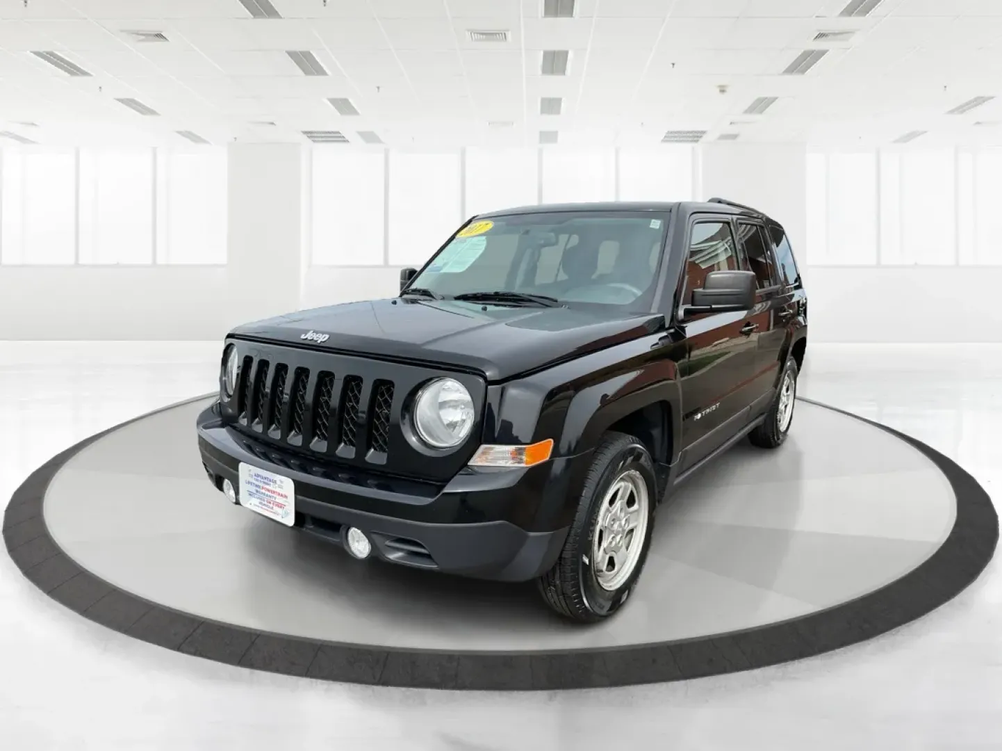 2017 Jeep Patriot Sport FWD (1C4NJPBAXHD) with an 2.4L I-4 DOHC engine, located at 1184 Kauffman Ave, Fairborn, OH, 45324, (937) 908-9800, 39.807072, -84.030914 - **Unlock Adventure with the 2017 Jeep Patriot Sport FWD at Advantage Car and Credit!**<br /> <br /> Are you ready to elevate your outdoor adventures or simply need a reliable vehicle for your daily commute? Look no further than the incredible 2017 Jeep Patriot Sport FWD, available now at Advantage C - Photo#8