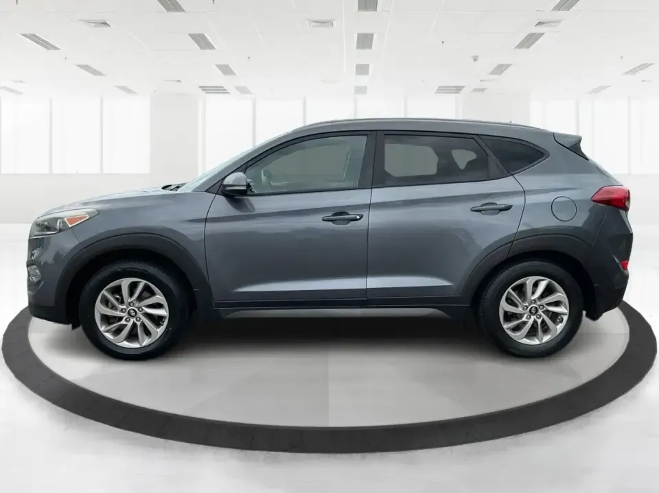 2016 Hyundai Tucson Eco (KM8J3CA24GU) with an 1.6L I-4 gasoline direct injection engine, 7A transmission, located at 401 Woodman Dr, Riverside, OH, 45431, (937) 908-9800, 39.760899, -84.123421 - **Adventure Awaits: 2016 Hyundai Tucson Eco Your Perfect Companion for Daily Drives and Weekend Getaways!**<br /> <br /> At Advantage Car and Credit, located at 1184 Kauffman Ave, Fairborn, OH 45324, we understand that life is an adventure, and having the right vehicle can make all the difference. - Photo#5