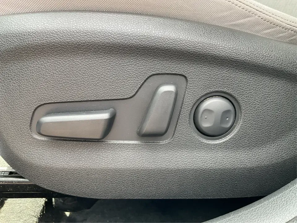 2016 Hyundai Tucson Eco (KM8J3CA24GU) with an 1.6L I-4 gasoline direct injection engine, 7A transmission, located at 401 Woodman Dr, Riverside, OH, 45431, (937) 908-9800, 39.760899, -84.123421 - **Adventure Awaits: 2016 Hyundai Tucson Eco Your Perfect Companion for Daily Drives and Weekend Getaways!**<br /> <br /> At Advantage Car and Credit, located at 1184 Kauffman Ave, Fairborn, OH 45324, we understand that life is an adventure, and having the right vehicle can make all the difference. - Photo#17