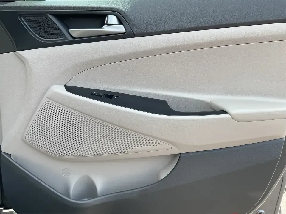 2016 Hyundai Tucson Eco (KM8J3CA24GU) with an 1.6L I-4 gasoline direct injection engine, 7A transmission, located at 401 Woodman Dr, Riverside, OH, 45431, (937) 908-9800, 39.760899, -84.123421 - **Adventure Awaits: 2016 Hyundai Tucson Eco Your Perfect Companion for Daily Drives and Weekend Getaways!**<br /> <br /> At Advantage Car and Credit, located at 1184 Kauffman Ave, Fairborn, OH 45324, we understand that life is an adventure, and having the right vehicle can make all the difference. - Photo#19