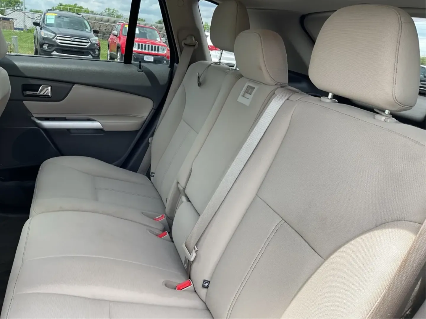 2013 Ford Edge SE (2FMDK3GC3DB) with an Other engine, located at 1099 N County Rd 25A , Troy, OH, 45373, (937) 908-9800, 40.057079, -84.212883 - **Hit the Open Road in Style! Discover the 2013 Ford Edge SE at Advantage Car and Credit in Fairborn, OH**<br /> <br /> Are you ready to elevate your daily commute or embark on exciting weekend adventures? The 2013 Ford Edge SE is the perfect blend of comfort, spaciousness, and style, making it an i - Photo#10