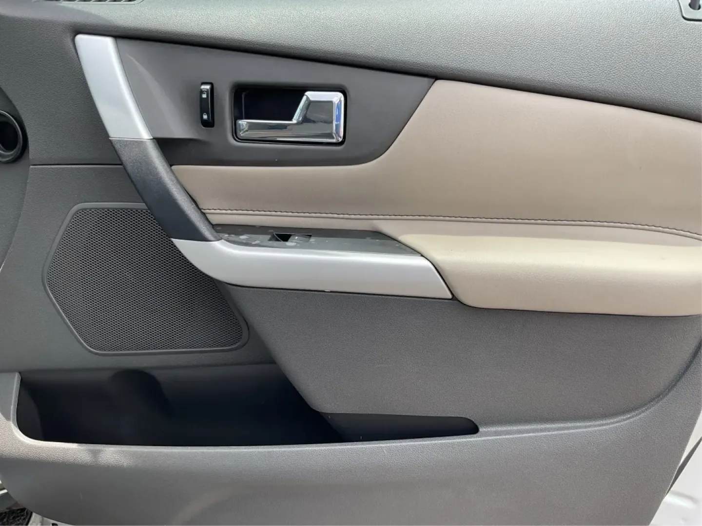 2013 Ford Edge SE (2FMDK3GC3DB) with an Other engine, located at 1099 N County Rd 25A , Troy, OH, 45373, (937) 908-9800, 40.057079, -84.212883 - **Hit the Open Road in Style! Discover the 2013 Ford Edge SE at Advantage Car and Credit in Fairborn, OH**<br /> <br /> Are you ready to elevate your daily commute or embark on exciting weekend adventures? The 2013 Ford Edge SE is the perfect blend of comfort, spaciousness, and style, making it an i - Photo#19
