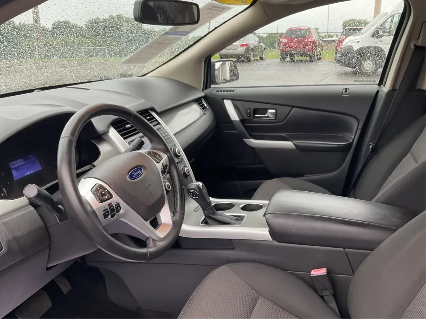 2013 Ford Edge SEL (2FMDK4JC1DB) with an 3.5L V-6 DOHC engine, located at 1951 S Dayton Lakeview Rd., New Carlisle, OH, 45344, (937) 908-9800, 39.890999, -84.050255 - **Elevate Your Weekend Adventures with the 2013 Ford Edge SEL at Advantage Car and Credit!**<br /> <br /> Are you ready to embrace a lifestyle of comfort and adventure? Whether you're shuttling the kids to their weekend soccer games or embarking on a scenic road trip through Ohio's beautiful landsca - Photo#9