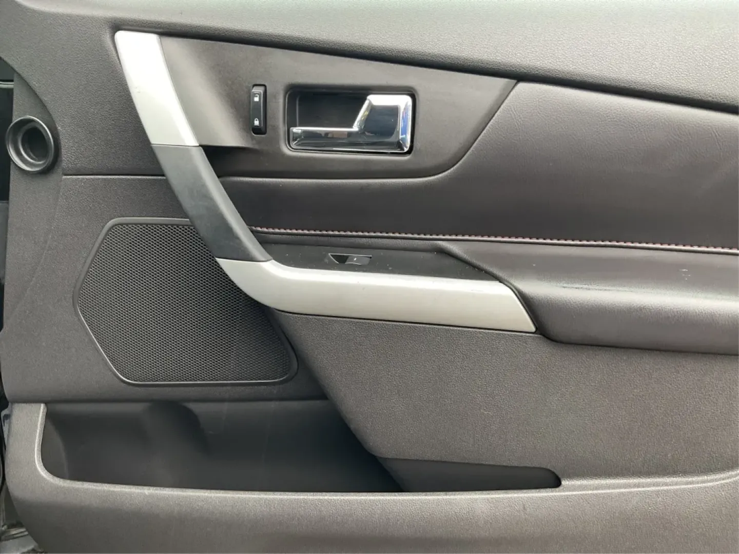 2013 Ford Edge SEL (2FMDK4JC1DB) with an 3.5L V-6 DOHC engine, located at 1951 S Dayton Lakeview Rd., New Carlisle, OH, 45344, (937) 908-9800, 39.890999, -84.050255 - **Elevate Your Weekend Adventures with the 2013 Ford Edge SEL at Advantage Car and Credit!**<br /> <br /> Are you ready to embrace a lifestyle of comfort and adventure? Whether you're shuttling the kids to their weekend soccer games or embarking on a scenic road trip through Ohio's beautiful landsca - Photo#20