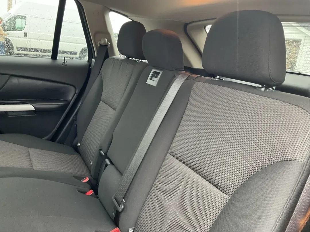 2013 Ford Edge SEL (2FMDK4JC1DB) with an 3.5L V-6 DOHC engine, located at 1184 Kauffman Ave, Fairborn, OH, 45324, (937) 908-9800, 39.807072, -84.030914 - **Elevate Your Weekend Adventures with the 2013 Ford Edge SEL at Advantage Car and Credit!**<br /> <br /> Are you ready to embrace a lifestyle of comfort and adventure? Whether you're shuttling the kids to their weekend soccer games or embarking on a scenic road trip through Ohio's beautiful landsca - Photo#10