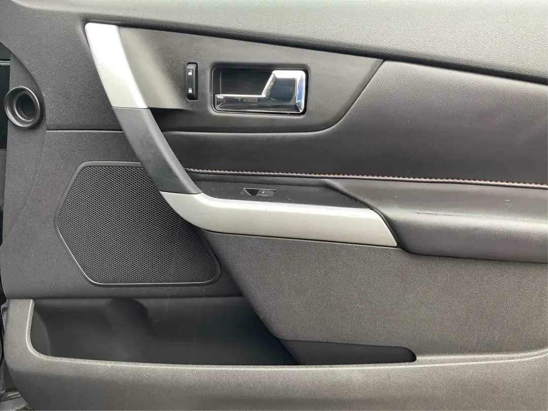 2013 Ford Edge SEL (2FMDK4JC1DB) with an 3.5L V-6 DOHC engine, located at 1184 Kauffman Ave, Fairborn, OH, 45324, (937) 908-9800, 39.807072, -84.030914 - **Elevate Your Weekend Adventures with the 2013 Ford Edge SEL at Advantage Car and Credit!**<br /> <br /> Are you ready to embrace a lifestyle of comfort and adventure? Whether you're shuttling the kids to their weekend soccer games or embarking on a scenic road trip through Ohio's beautiful landsca - Photo#20