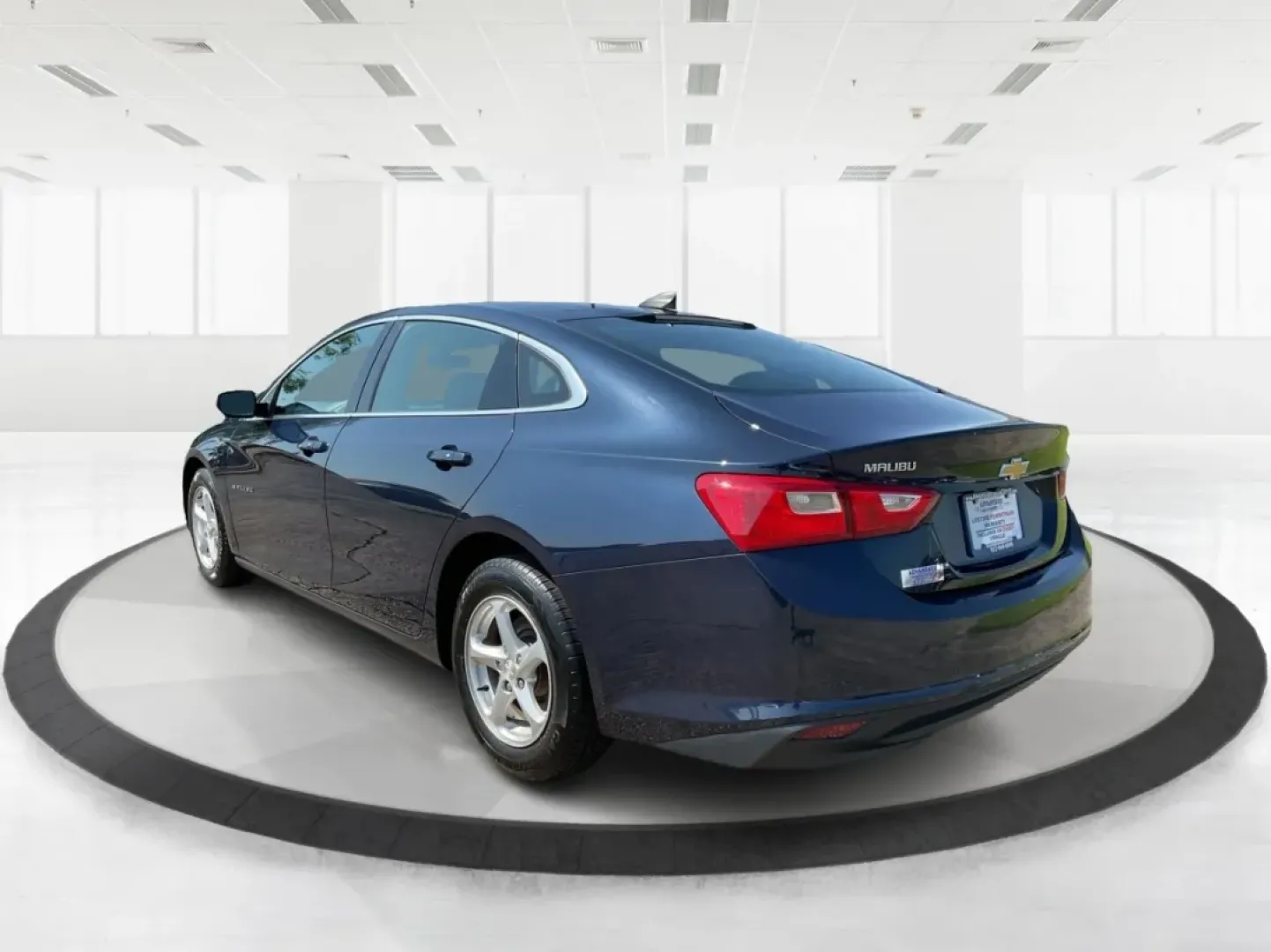 2018 Chevrolet Malibu 1LS (1G1ZB5ST0JF) with an ECOTEC 1.5L I-4 gasoline direct injection engine, located at 8750 N County Rd 25A, Piqua, OH, 45356, (937) 908-9800, 40.164391, -84.232513 - **Experience Unmatched Comfort and Style with the 2018 Chevrolet Malibu at Advantage Car and Credit in Fairborn, OH!**<br /> <br /> Are you in the market for a dependable sedan that effortlessly balances style, comfort, and cutting-edge technology? Look no further than the stunning 2018 Chevrolet Ma - Photo#4