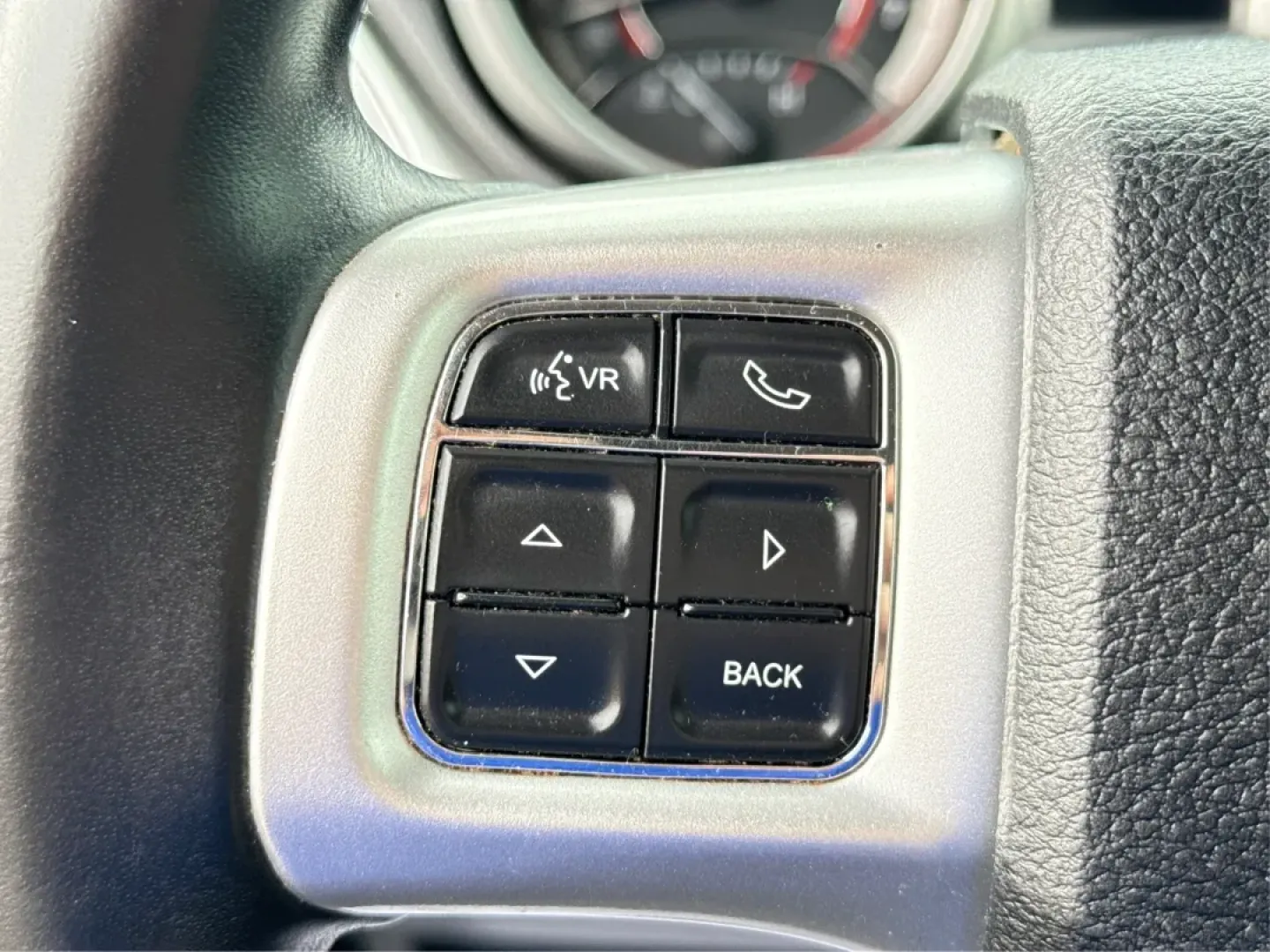 2018 Dodge Journey SXT AWD (3C4PDDBG9JT) with an Pentastar 3.6L V-6 DOHC engine, located at 1230 East Main St, Xenia, OH, 45385, (937) 908-9800, 39.688026, -83.910172 - Experience the thrill of adventure and family outings in this stunning **2018 Dodge Journey SXT AWD**, now available at **Advantage Car and Credit**, located at **1184 Kauffman Ave, Fairborn, OH 45324**. Whether you're commuting to work or heading out for a weekend getaway, this versatile SUV is des - Photo#16