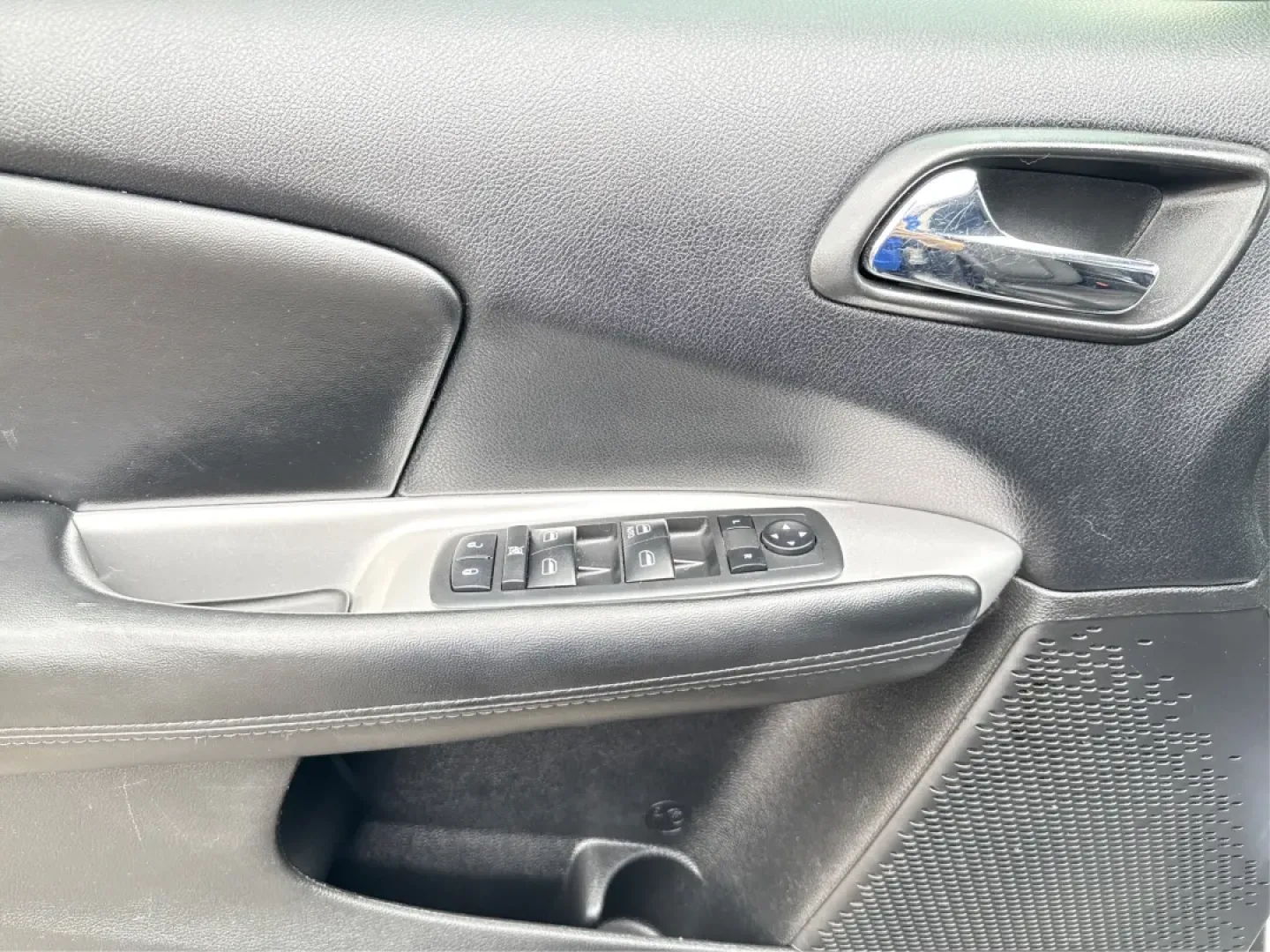 2018 Dodge Journey SXT AWD (3C4PDDBG9JT) with an Pentastar 3.6L V-6 DOHC engine, located at 1230 East Main St, Xenia, OH, 45385, (937) 908-9800, 39.688026, -83.910172 - Experience the thrill of adventure and family outings in this stunning **2018 Dodge Journey SXT AWD**, now available at **Advantage Car and Credit**, located at **1184 Kauffman Ave, Fairborn, OH 45324**. Whether you're commuting to work or heading out for a weekend getaway, this versatile SUV is des - Photo#19