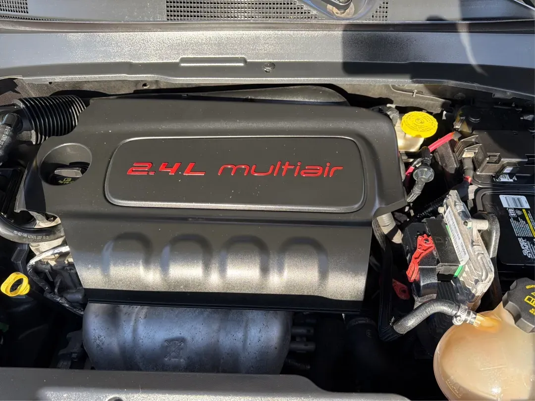 2018 Jeep Compass Latitude FWD (3C4NJCBB1JT) with an 2.4L I-4 variable valve control engine, located at 1951 S Dayton Lakeview Rd., New Carlisle, OH, 45344, (937) 908-9800, 39.890999, -84.050255 - 2018 Jeep Compass Latitude FWD - Photo#11