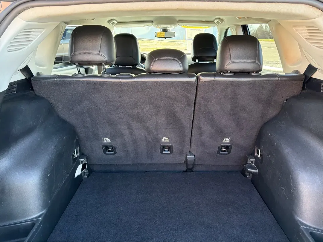 2018 Jeep Compass Latitude FWD (3C4NJCBB1JT) with an 2.4L I-4 variable valve control engine, located at 1951 S Dayton Lakeview Rd., New Carlisle, OH, 45344, (937) 908-9800, 39.890999, -84.050255 - 2018 Jeep Compass Latitude FWD - Photo#12