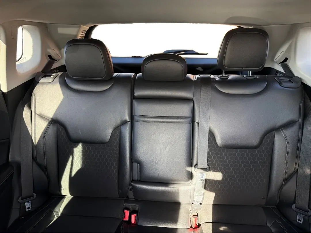 2018 Jeep Compass Latitude FWD (3C4NJCBB1JT) with an 2.4L I-4 variable valve control engine, located at 1951 S Dayton Lakeview Rd., New Carlisle, OH, 45344, (937) 908-9800, 39.890999, -84.050255 - 2018 Jeep Compass Latitude FWD - Photo#14