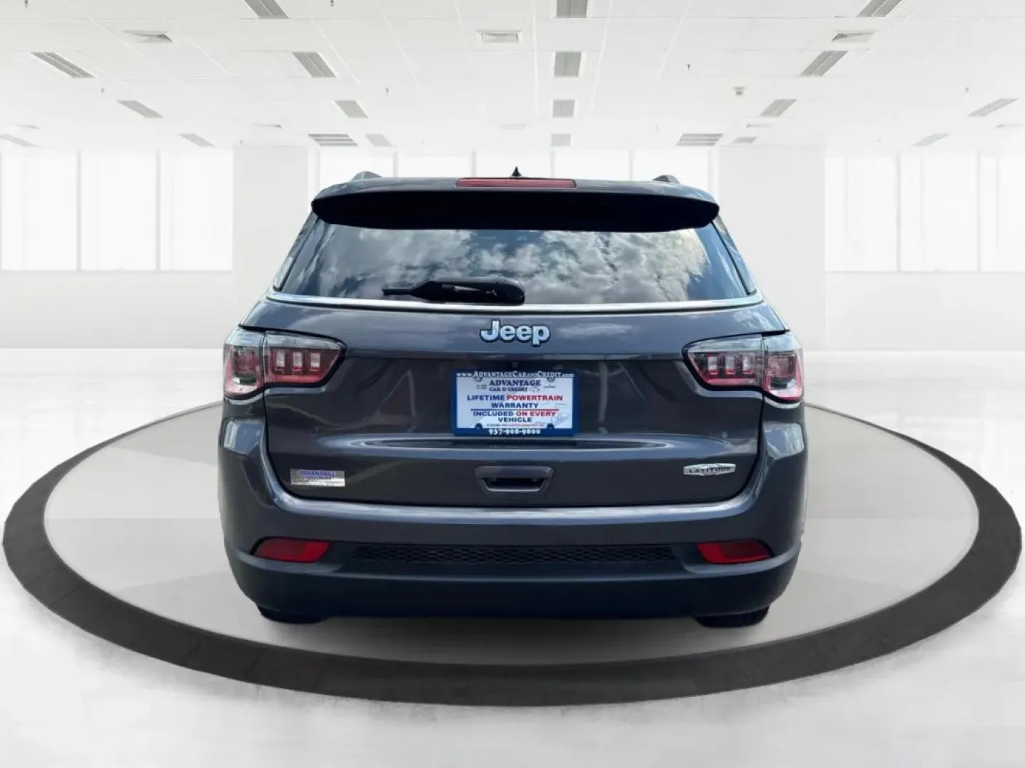 2018 Jeep Compass Latitude FWD (3C4NJCBB1JT) with an 2.4L I-4 variable valve control engine, located at 8750 N County Rd 25A, Piqua, OH, 45356, (937) 908-9800, 40.164391, -84.232513 - **Adventure Awaits with This 2018 Jeep Compass Latitude FWD!**<br /> <br /> Transform your everyday travels into unforgettable adventures with the 2018 Jeep Compass Latitude FWD. This SUV is not just a mode of transportation; it's your ticket to exploration, whether it's cruising through the scenic - Photo#3