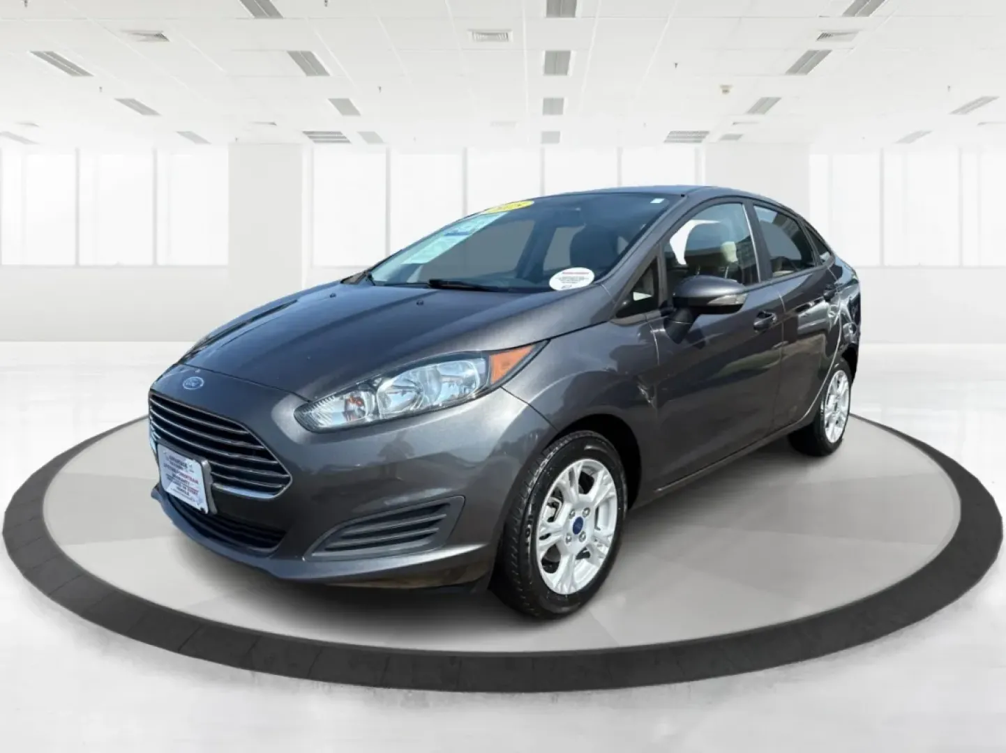 2015 Ford Fiesta SE (3FADP4BJ4FM) with an EcoBoost 1L I-3 gasoline direct injection engine, located at 1230 East Main St, Xenia, OH, 45385, (937) 908-9800, 39.688026, -83.910172 - **Discover Adventure and Style with the 2015 Ford Fiesta SE at Advantage Car and Credit in Fairborn, OH!**<br /> <br /> Are you ready to elevate your daily commute or weekend adventures? The 2015 Ford Fiesta SE is the ideal sedan for budget-conscious buyers seeking a reliable and stylish companion. - Photo#8