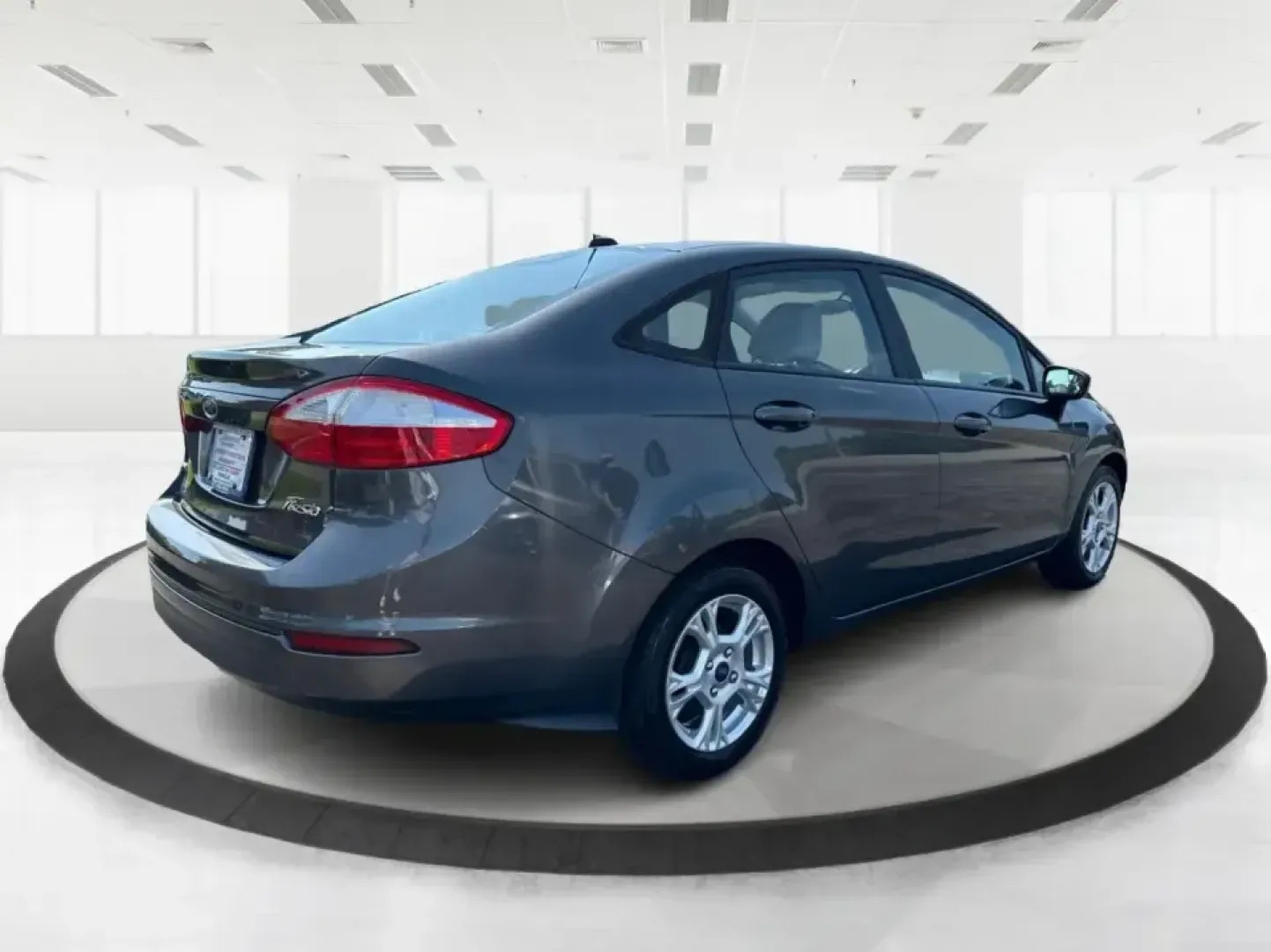 2015 Ford Fiesta SE (3FADP4BJ4FM) with an EcoBoost 1L I-3 gasoline direct injection engine, Automatic transmission, located at 8750 N County Rd 25A, Piqua, OH, 45356, (937) 908-9800, 40.164391, -84.232513 - **Discover Adventure and Style with the 2015 Ford Fiesta SE at Advantage Car and Credit in Fairborn, OH!**<br /> <br /> Are you ready to elevate your daily commute or weekend adventures? The 2015 Ford Fiesta SE is the ideal sedan for budget-conscious buyers seeking a reliable and stylish companion. - Photo#2