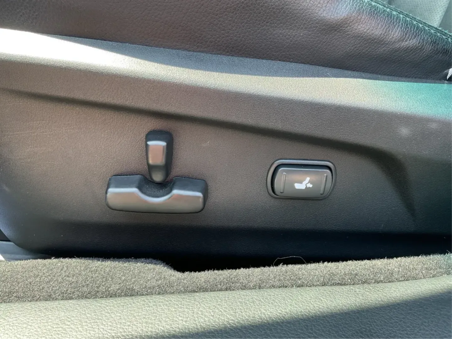 2010 Subaru Outback 2.5i Limited (4S4BRBKC5A3) with an 2.5L H-4 variable valve control engine, located at 1951 S Dayton Lakeview Rd., New Carlisle, OH, 45344, (937) 908-9800, 39.890999, -84.050255 - Adventure awaits with this rugged 2010 Subaru Outback 2.5i Limited! Whether you're navigating the bustling streets of Fairborn or embarking on a weekend getaway to the nearby scenic trails of Wright State University, this versatile hatchback is designed to elevate your lifestyle. With its impressive - Photo#17