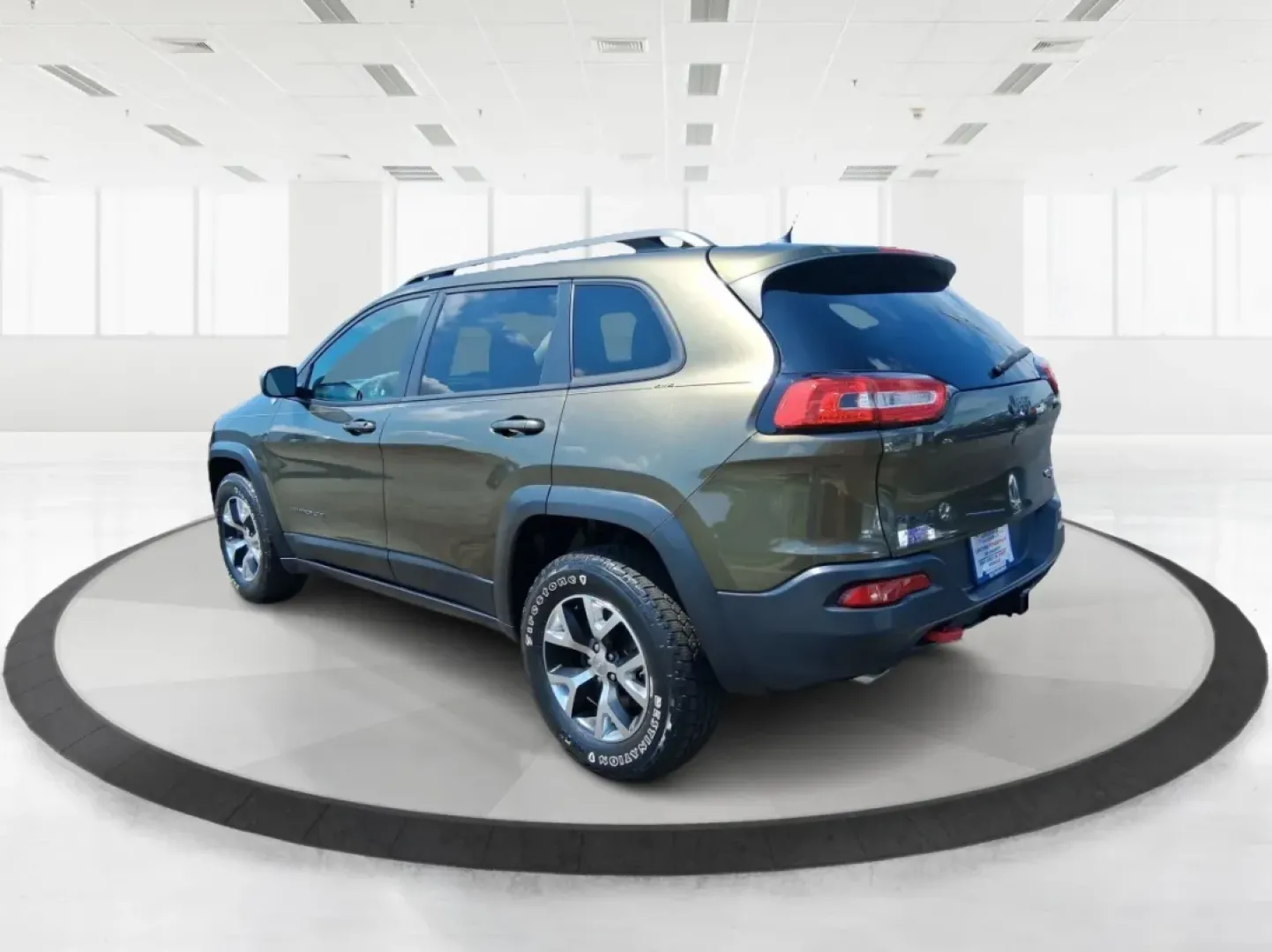 2015 Jeep Cherokee Trailhawk (1C4PJMBS8FW) with an Other engine, located at 8750 N County Rd 25A, Piqua, OH, 45356, (937) 908-9800, 40.164391, -84.232513 - 2015 Jeep Cherokee Trailhawk - Photo#4