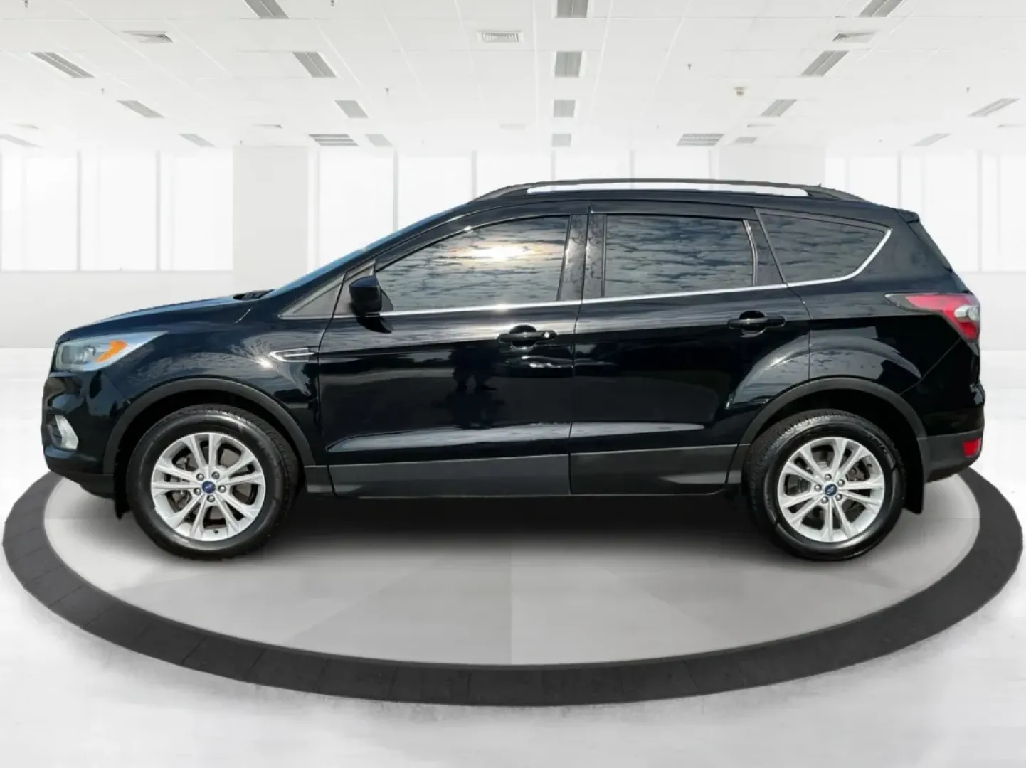 2017 Ford Escape SE (1FMCU9G9XHU) with an Other engine, located at 401 Woodman Dr, Riverside, OH, 45431, (937) 908-9800, 39.760899, -84.123421 - Are you ready to elevate your daily commute or embark on weekend adventures with family and friends? Introducing the 2017 Ford Escape SE, a versatile SUV that combines style, comfort, and functionality for those who demand more from their vehicle. Perfect for budget-conscious buyers or anyone seekin - Photo#5