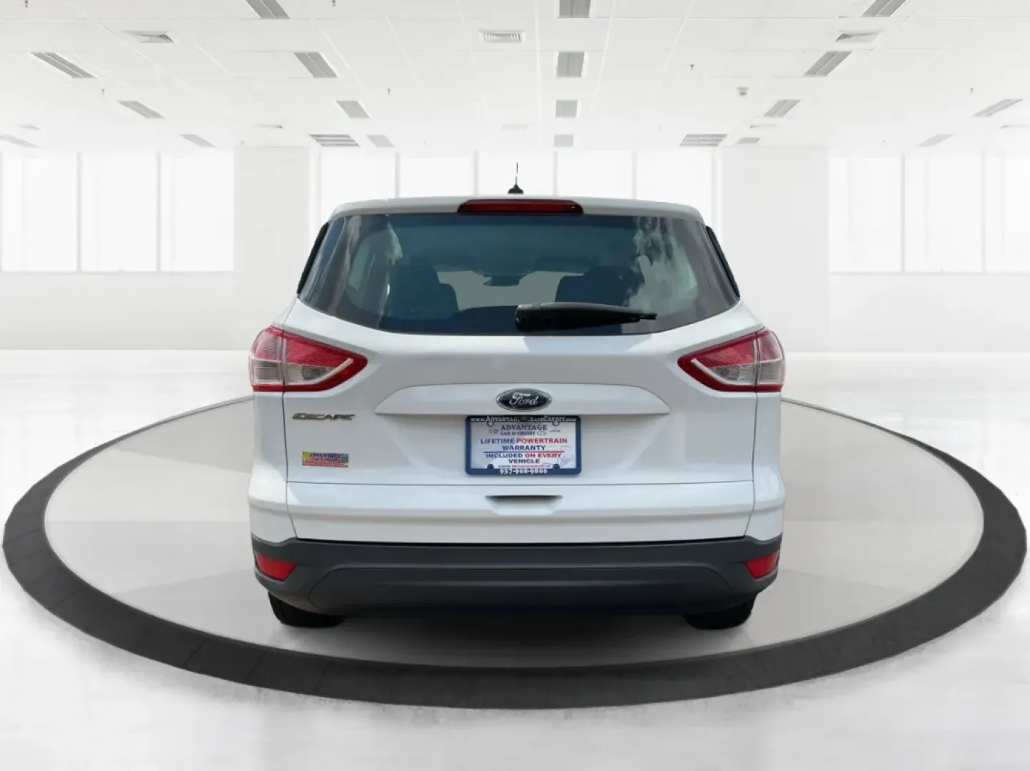 2015 Ford Escape S (1FMCU0F71FU) with an Duratec 2.5L I-4 DOHC engine, located at 1184 Kauffman Ave, Fairborn, OH, 45324, (937) 908-9800, 39.807072, -84.030914 - **Adventure Awaits with the 2015 Ford Escape! Perfect for Family Outings and Daily Commutes!**<br /> <br /> Are you looking for a versatile vehicle that seamlessly fits into your active lifestyle? The 2015 Ford Escape is the ideal SUV for growing families, weekend adventurers, or anyone who needs a - Photo#3