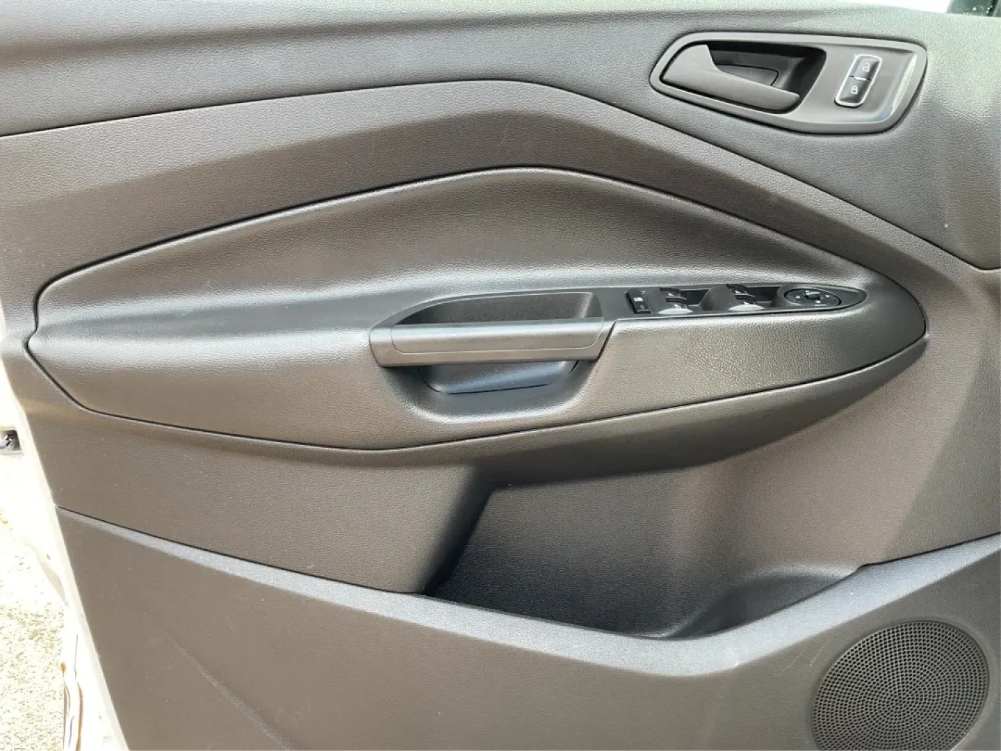 2015 Ford Escape S (1FMCU0F71FU) with an Duratec 2.5L I-4 DOHC engine, located at 1184 Kauffman Ave, Fairborn, OH, 45324, (937) 908-9800, 39.807072, -84.030914 - **Adventure Awaits with the 2015 Ford Escape! Perfect for Family Outings and Daily Commutes!**<br /> <br /> Are you looking for a versatile vehicle that seamlessly fits into your active lifestyle? The 2015 Ford Escape is the ideal SUV for growing families, weekend adventurers, or anyone who needs a - Photo#18