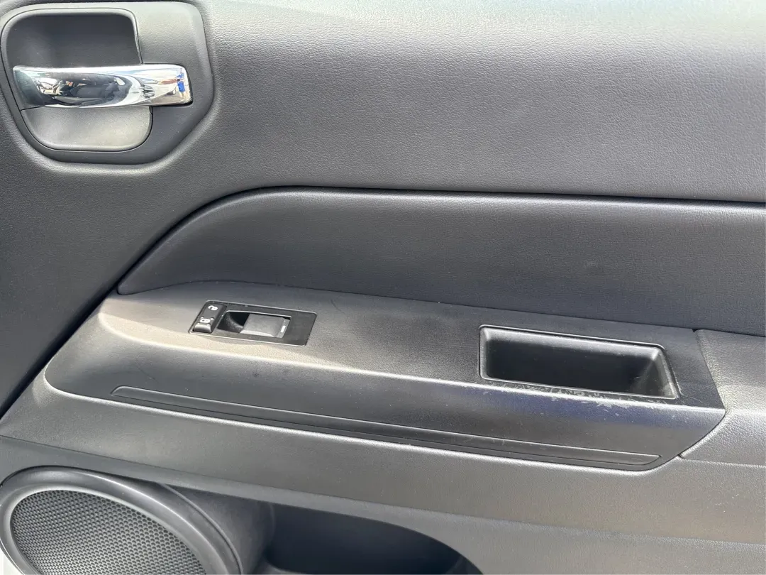 2014 Jeep Compass Sport (1C4NJDBB4ED) with an 2.4L I-4 DOHC engine, located at 1230 East Main St, Xenia, OH, 45385, (937) 908-9800, 39.688026, -83.910172 - 2014 Jeep Compass Sport - Photo#20