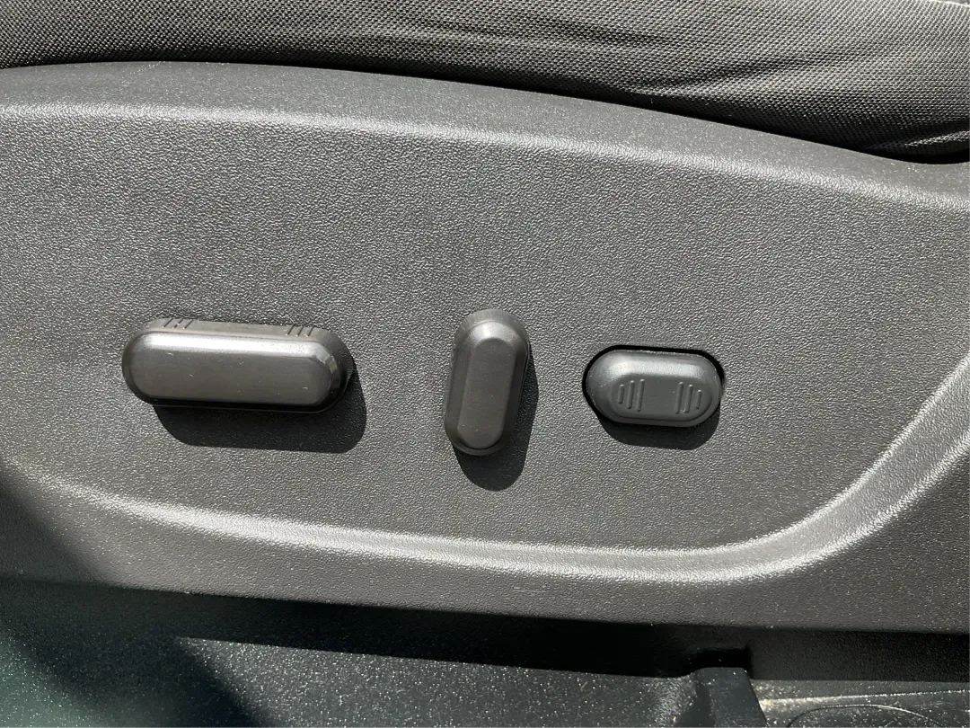 2017 Ford Escape SE (1FMCU0GD7HU) with an 1.5L L4 DOHC 16V engine, 6A transmission, located at 1099 N County Rd 25A , Troy, OH, 45373, (937) 908-9800, 40.057079, -84.212883 - **Experience Life on the Move with the 2017 Ford Escape SE at Advantage Car and Credit - Troy!**<br /> <br /> Are you ready to elevate your lifestyle with a versatile SUV that's perfect for family outings and weekend adventures? Look no further than the 2017 Ford Escape SE, available at Advantage Ca - Photo#18