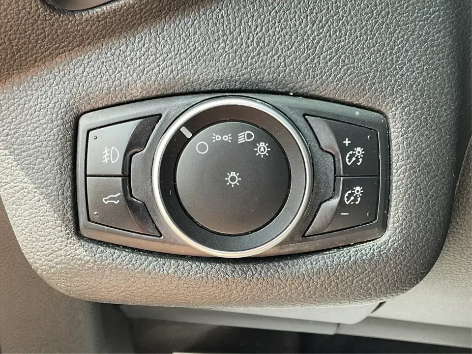 2017 Ford Escape SE (1FMCU0GD7HU) with an 1.5L L4 DOHC 16V engine, 6A transmission, located at 1099 N County Rd 25A , Troy, OH, 45373, (937) 908-9800, 40.057079, -84.212883 - **Experience Life on the Move with the 2017 Ford Escape SE at Advantage Car and Credit - Troy!**<br /> <br /> Are you ready to elevate your lifestyle with a versatile SUV that's perfect for family outings and weekend adventures? Look no further than the 2017 Ford Escape SE, available at Advantage Ca - Photo#17