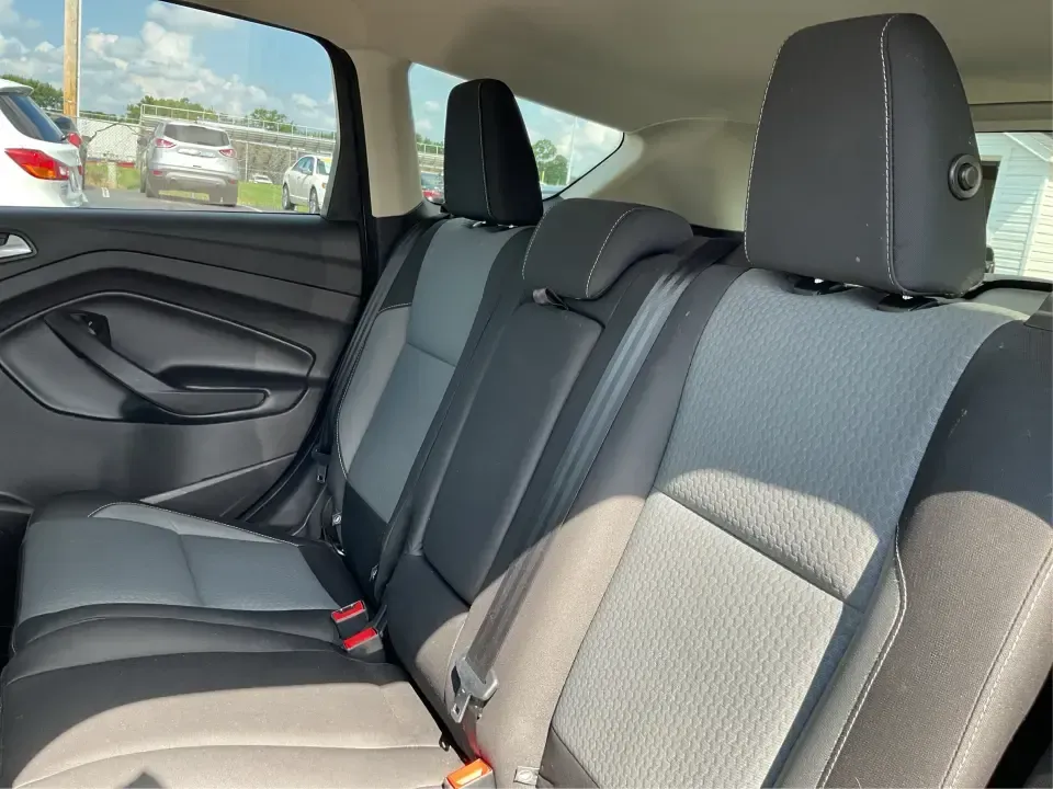 2017 Ford Escape SE (1FMCU0GD7HU) with an 1.5L L4 DOHC 16V engine, 6A transmission, located at 1184 Kauffman Ave, Fairborn, OH, 45324, (937) 908-9800, 39.807072, -84.030914 - **Experience Life on the Move with the 2017 Ford Escape SE at Advantage Car and Credit - Troy!**<br /> <br /> Are you ready to elevate your lifestyle with a versatile SUV that's perfect for family outings and weekend adventures? Look no further than the 2017 Ford Escape SE, available at Advantage Ca - Photo#10