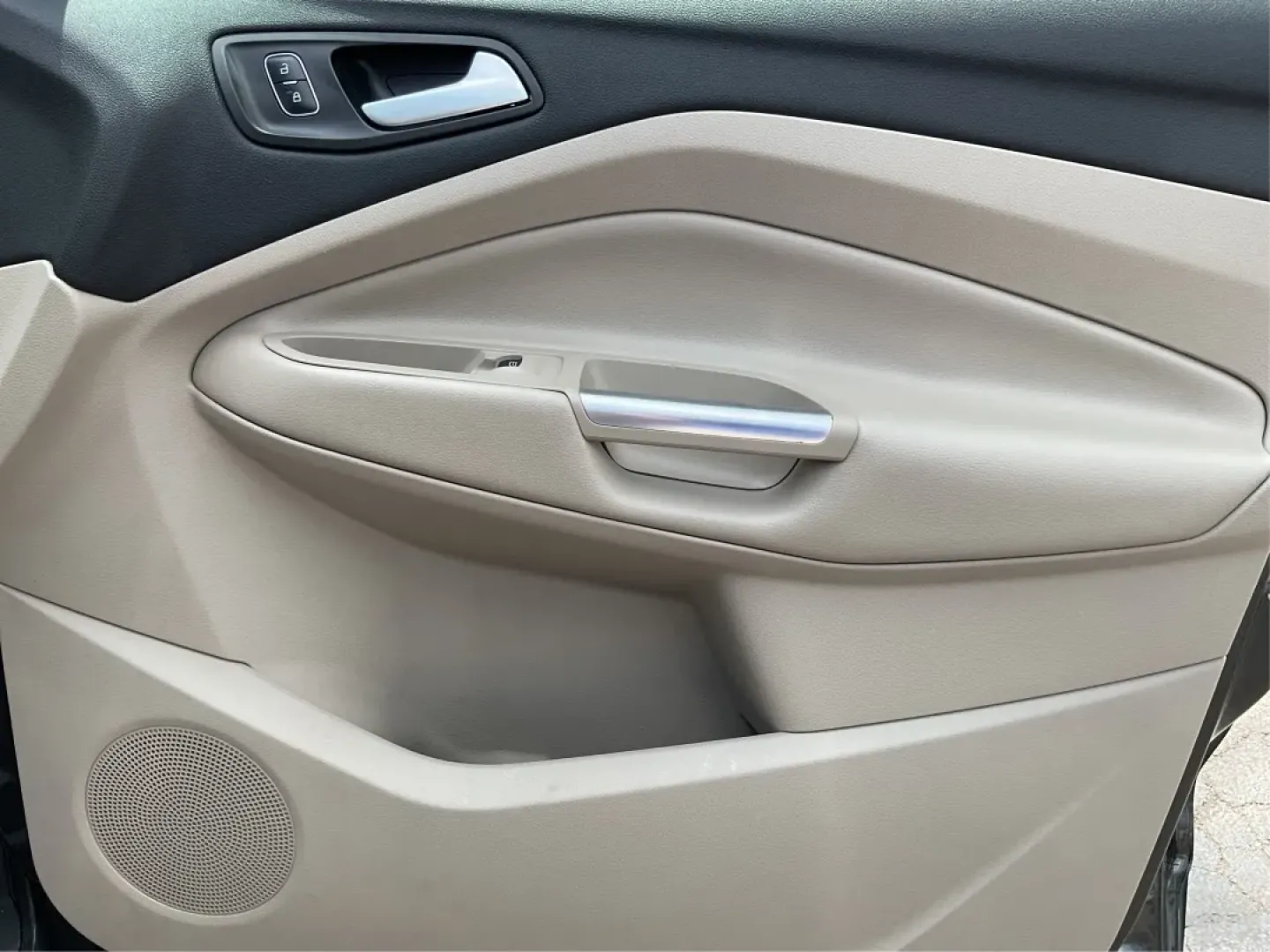 2017 Ford Escape SE (1FMCU9GD7HU) with an Other engine, located at 4508 South Dixie Dr, Moraine, OH, 45439, (937) 908-9800, 39.689976, -84.218452 - **Adventure Awaits With This 2017 Ford Escape SE! Perfect for Your Next Journey!**<br /> <br /> Are you ready to elevate your weekend getaways or daily commutes? The 2017 Ford Escape SE is the ideal SUV for those who crave versatility without sacrificing style. With a spacious interior, advanced saf - Photo#20