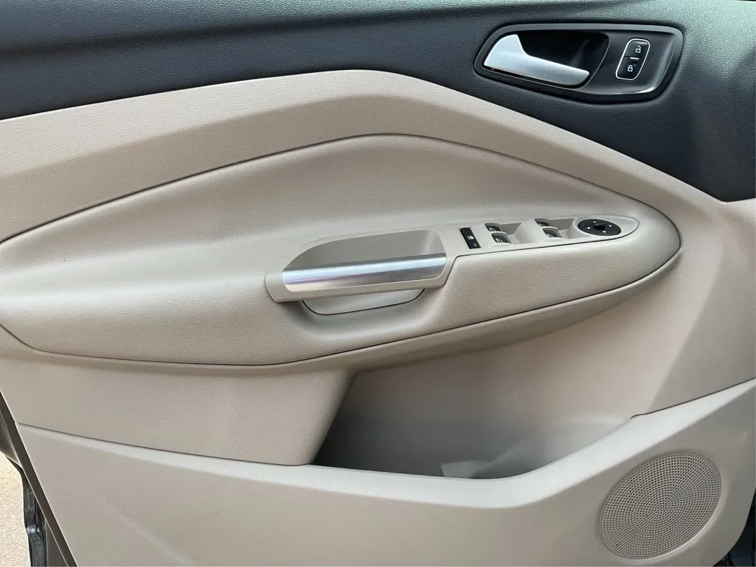 2017 Ford Escape SE (1FMCU9GD7HU) with an Other engine, located at 1099 N County Rd 25A , Troy, OH, 45373, (937) 908-9800, 40.057079, -84.212883 - 2017 Ford Escape SE - Photo#19