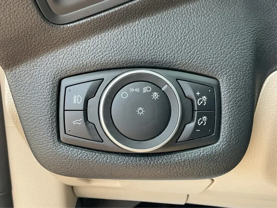 2017 Ford Escape SE (1FMCU9GD7HU) with an 1.5L L4 DOHC 16V engine, 6A transmission, located at 4508 South Dixie Dr, Moraine, OH, 45439, (937) 908-9800, 39.689976, -84.218452 - **Adventure Awaits With This 2017 Ford Escape SE! Perfect for Your Next Journey!**<br /> <br /> Are you ready to elevate your weekend getaways or daily commutes? The 2017 Ford Escape SE is the ideal SUV for those who crave versatility without sacrificing style. With a spacious interior, advanced saf - Photo#17