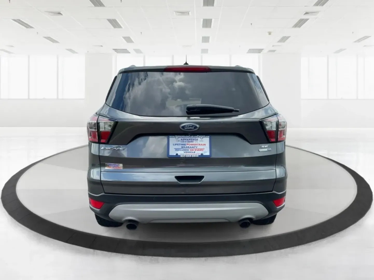 2017 Ford Escape SE (1FMCU9GD7HU) with an Other engine, located at 880 E. National Road, Vandalia, OH, 45377, (937) 908-9800, 39.891918, -84.183594 - **Adventure Awaits With This 2017 Ford Escape SE! Perfect for Your Next Journey!**<br /> <br /> Are you ready to elevate your weekend getaways or daily commutes? The 2017 Ford Escape SE is the ideal SUV for those who crave versatility without sacrificing style. With a spacious interior, advanced saf - Photo#3