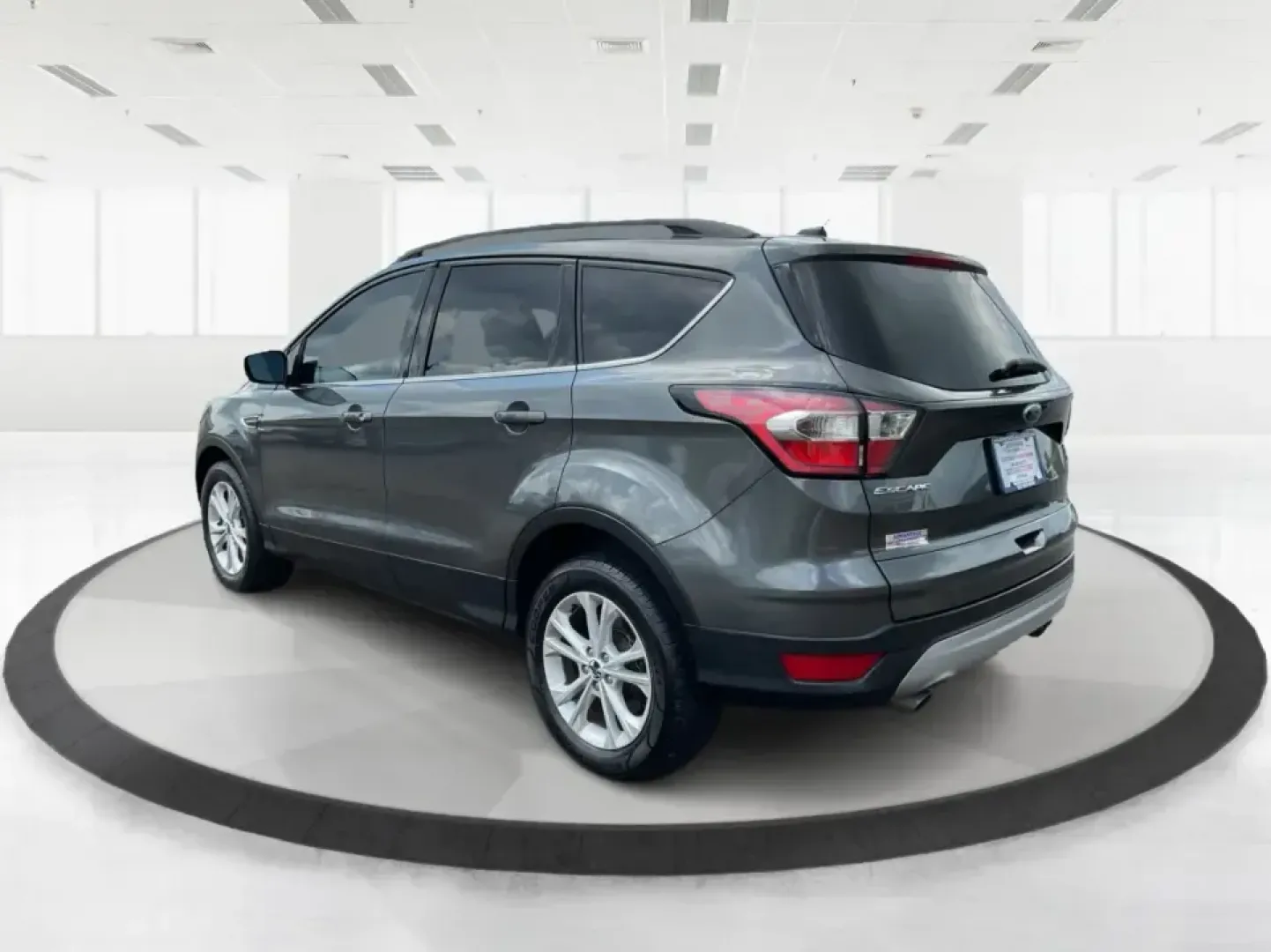 2017 Ford Escape SE (1FMCU9GD7HU) with an 1.5L L4 DOHC 16V engine, 6A transmission, located at 8750 N County Rd 25A, Piqua, OH, 45356, (937) 908-9800, 40.164391, -84.232513 - **Adventure Awaits With This 2017 Ford Escape SE! Perfect for Your Next Journey!**<br /> <br /> Are you ready to elevate your weekend getaways or daily commutes? The 2017 Ford Escape SE is the ideal SUV for those who crave versatility without sacrificing style. With a spacious interior, advanced saf - Photo#4