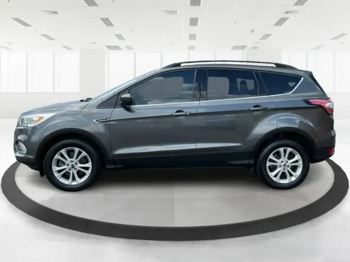 2017 Ford Escape SE (1FMCU9GD7HU) with an 1.5L L4 DOHC 16V engine, 6A transmission, located at 8750 N County Rd 25A, Piqua, OH, 45356, (937) 908-9800, 40.164391, -84.232513 - **Adventure Awaits With This 2017 Ford Escape SE! Perfect for Your Next Journey!**<br /> <br /> Are you ready to elevate your weekend getaways or daily commutes? The 2017 Ford Escape SE is the ideal SUV for those who crave versatility without sacrificing style. With a spacious interior, advanced saf - Photo#5