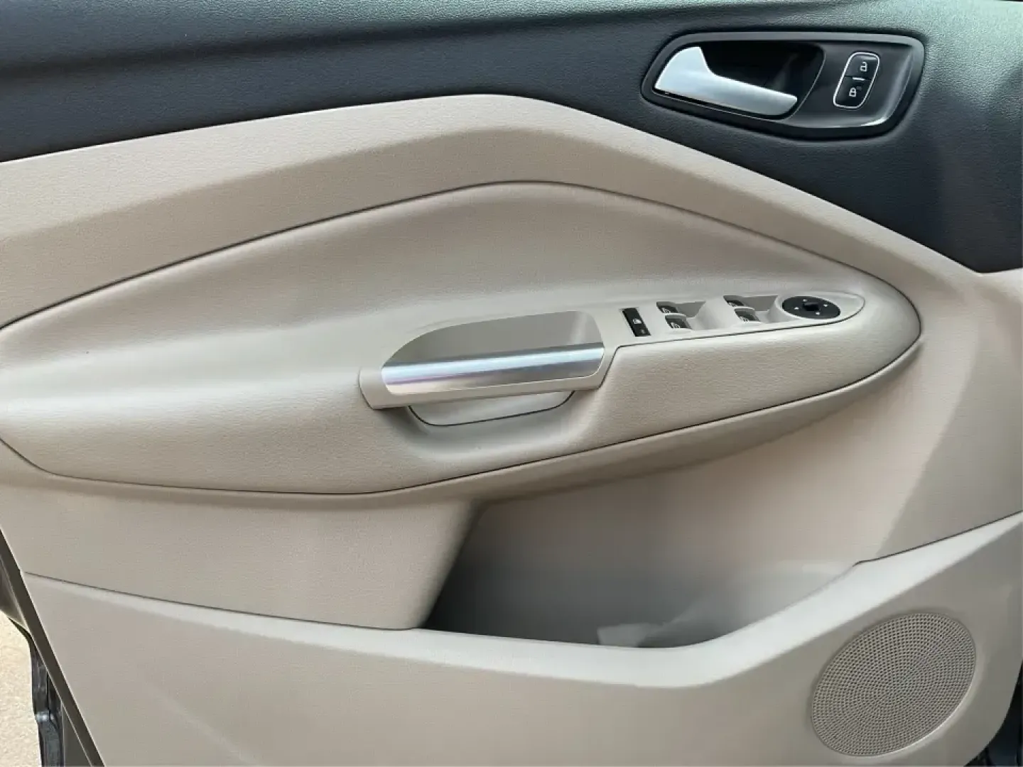2017 Ford Escape SE (1FMCU9GD7HU) with an 1.5L L4 DOHC 16V engine, 6A transmission, located at 8750 N County Rd 25A, Piqua, OH, 45356, (937) 908-9800, 40.164391, -84.232513 - **Adventure Awaits With This 2017 Ford Escape SE! Perfect for Your Next Journey!**<br /> <br /> Are you ready to elevate your weekend getaways or daily commutes? The 2017 Ford Escape SE is the ideal SUV for those who crave versatility without sacrificing style. With a spacious interior, advanced saf - Photo#19