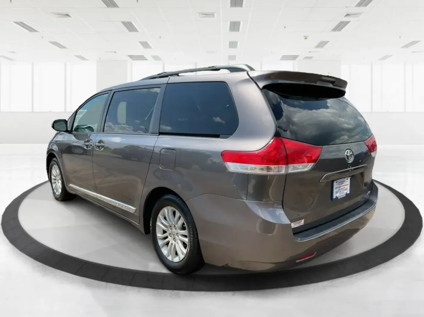 2012 Toyota Sienna XLE V6 8 Passenger (5TDYK3DC7CS) with an 3.5L V-6 DOHC engine, located at 1184 Kauffman Ave, Fairborn, OH, 45324, (937) 908-9800, 39.807072, -84.030914 - **Unleash Your Family Adventures with the 2012 Toyota Sienna XLE V6!** <br /> <br /> Are you ready to elevate your family's travel experiences? The 2012 Toyota Sienna XLE V6 8 Passenger is the perfect blend of comfort, space, and reliability, designed for families who love to explore. Whether you're - Photo#4