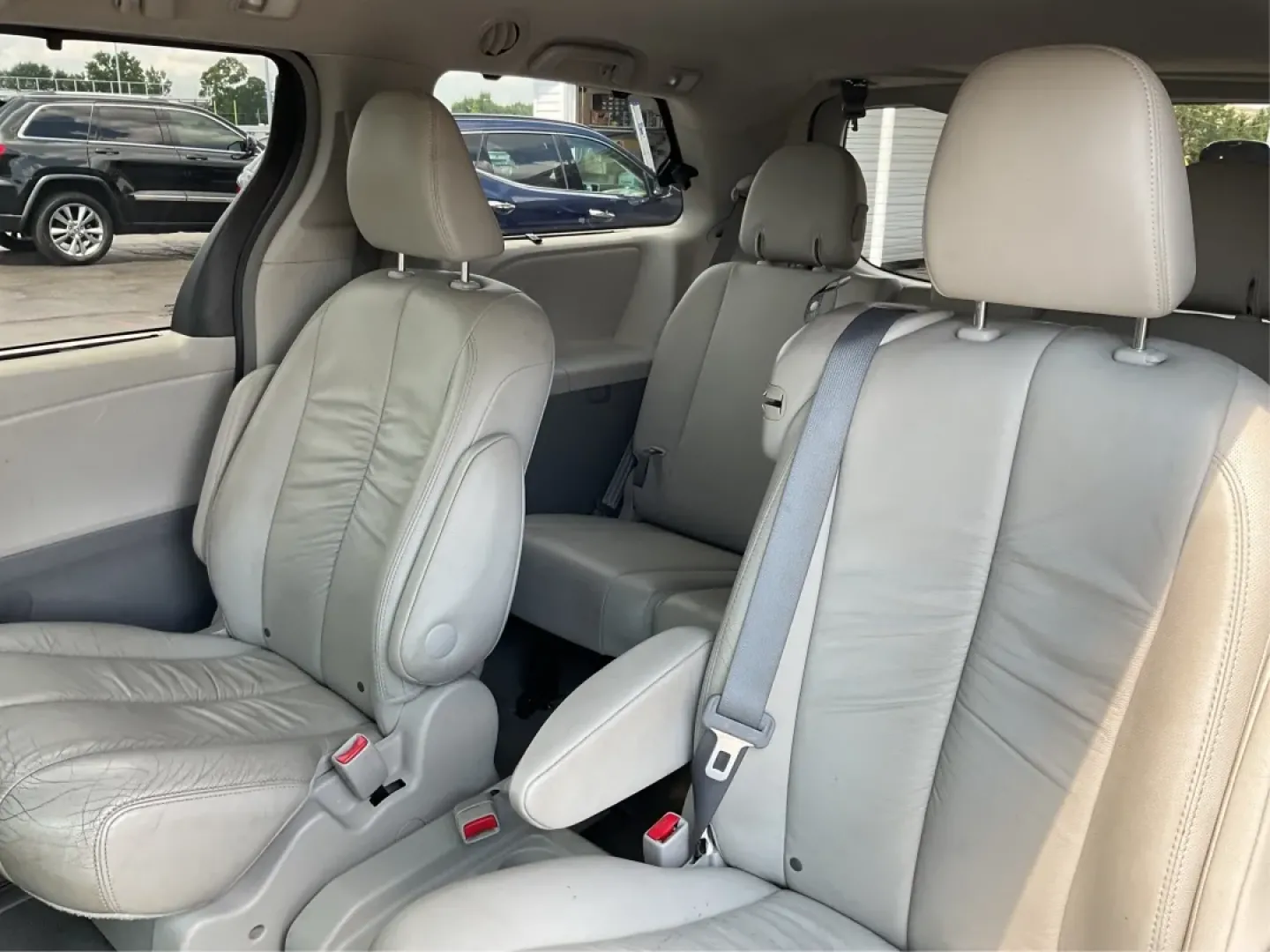 2012 Toyota Sienna XLE V6 8 Passenger (5TDYK3DC7CS) with an 3.5L V-6 DOHC engine, located at 1184 Kauffman Ave, Fairborn, OH, 45324, (937) 908-9800, 39.807072, -84.030914 - **Unleash Your Family Adventures with the 2012 Toyota Sienna XLE V6!** <br /> <br /> Are you ready to elevate your family's travel experiences? The 2012 Toyota Sienna XLE V6 8 Passenger is the perfect blend of comfort, space, and reliability, designed for families who love to explore. Whether you're - Photo#10