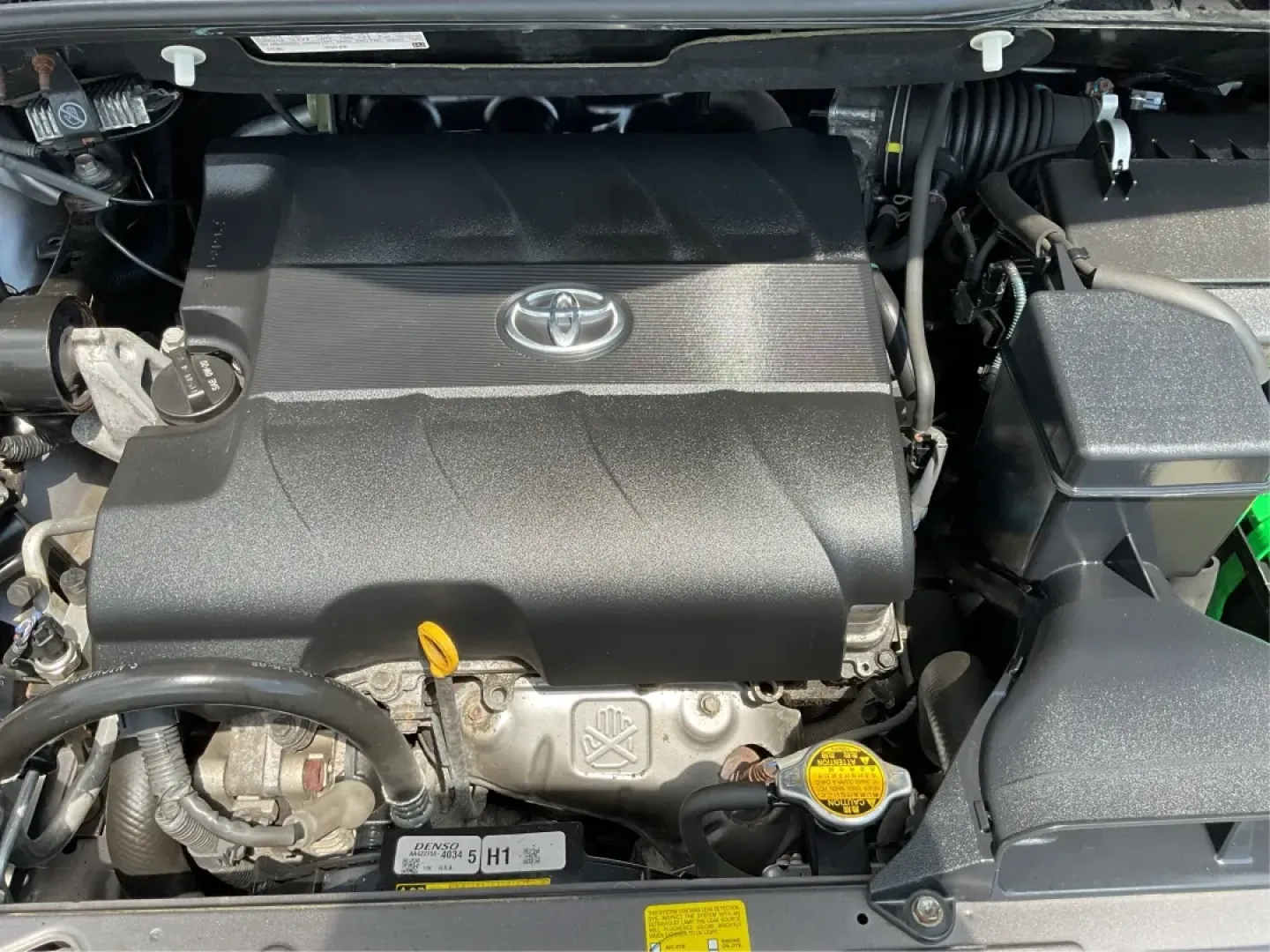 2012 Toyota Sienna XLE V6 8 Passenger (5TDYK3DC7CS) with an 3.5L V-6 DOHC engine, located at 1184 Kauffman Ave, Fairborn, OH, 45324, (937) 908-9800, 39.807072, -84.030914 - **Unleash Your Family Adventures with the 2012 Toyota Sienna XLE V6!** <br /> <br /> Are you ready to elevate your family's travel experiences? The 2012 Toyota Sienna XLE V6 8 Passenger is the perfect blend of comfort, space, and reliability, designed for families who love to explore. Whether you're - Photo#11