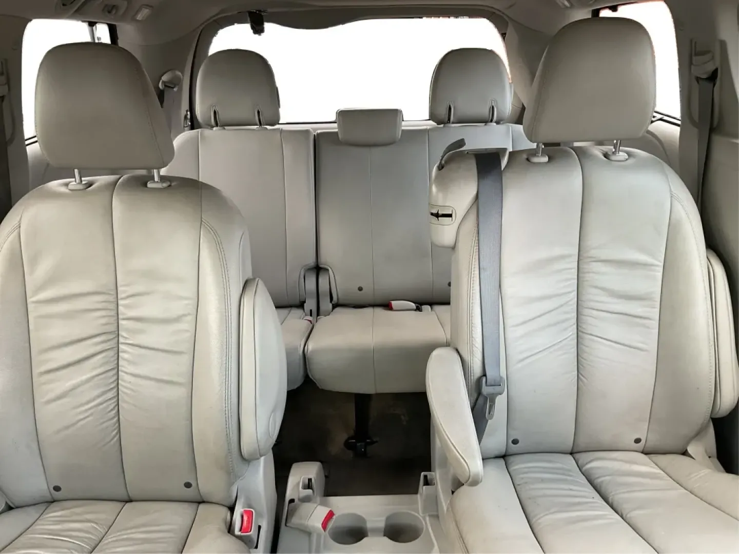 2012 Toyota Sienna XLE V6 8 Passenger (5TDYK3DC7CS) with an 3.5L V-6 DOHC engine, located at 1184 Kauffman Ave, Fairborn, OH, 45324, (937) 908-9800, 39.807072, -84.030914 - **Unleash Your Family Adventures with the 2012 Toyota Sienna XLE V6!** <br /> <br /> Are you ready to elevate your family's travel experiences? The 2012 Toyota Sienna XLE V6 8 Passenger is the perfect blend of comfort, space, and reliability, designed for families who love to explore. Whether you're - Photo#14