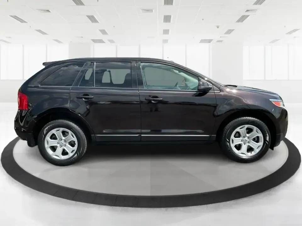 2013 Ford Edge SEL (2FMDK3JC0DB) with an 3.5L V6 DOHC 24V engine, 6-Speed Automatic transmission, located at 1951 S Dayton Lakeview Rd., New Carlisle, OH, 45344, (937) 908-9800, 39.890999, -84.050255 - **Explore New Horizons with the 2013 Ford Edge SEL Your Adventure Awaits!**<br /> <br /> Are you ready to elevate your daily commute or embark on weekend adventures with friends and family? The 2013 Ford Edge SEL is the versatile SUV that perfectly balances style, comfort, and capability, making it - Photo#1