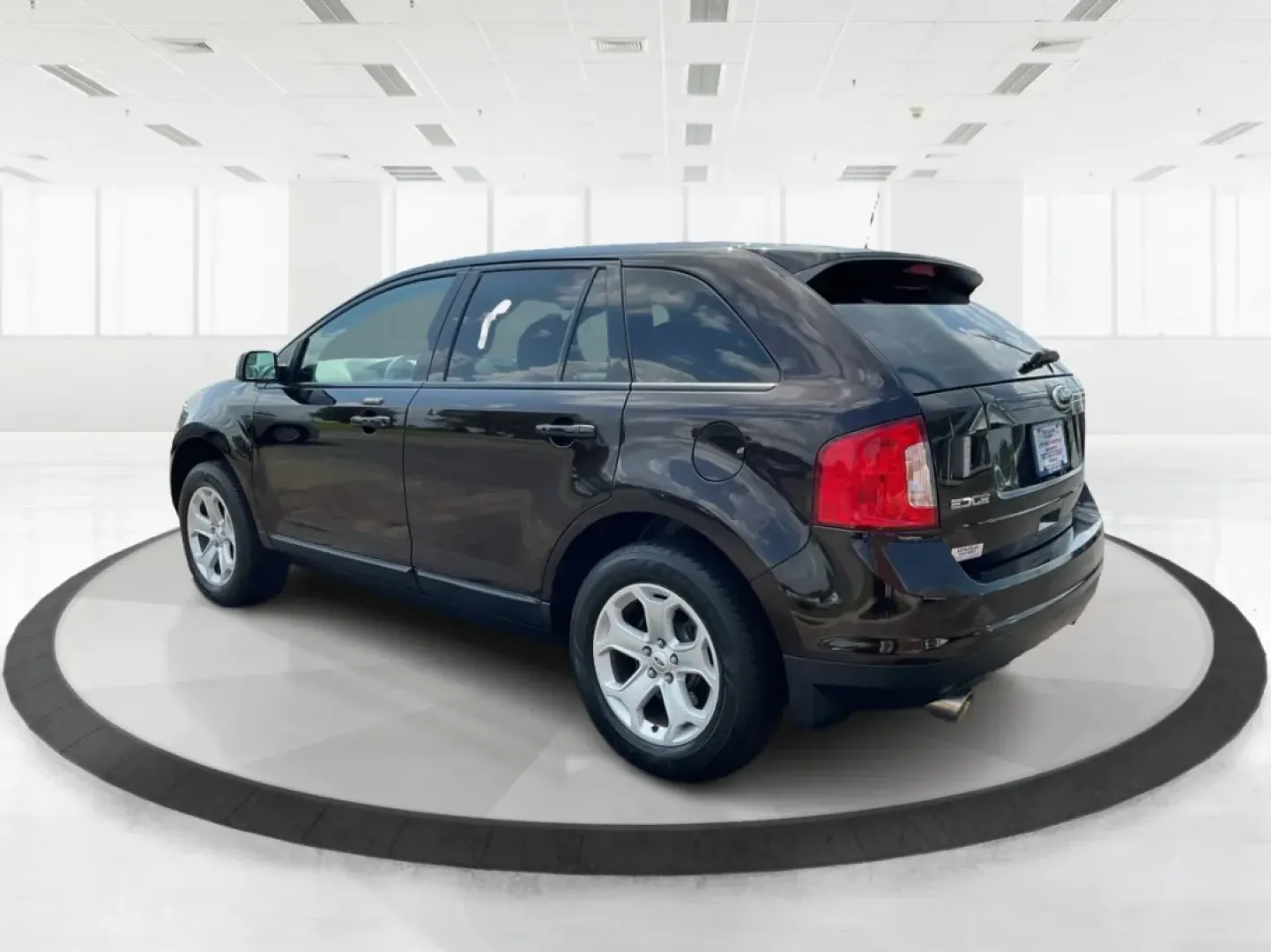 2013 Ford Edge SEL (2FMDK3JC0DB) with an Other engine, located at 4508 South Dixie Dr, Moraine, OH, 45439, (937) 908-9800, 39.689976, -84.218452 - **Explore New Horizons with the 2013 Ford Edge SEL Your Adventure Awaits!**<br /> <br /> Are you ready to elevate your daily commute or embark on weekend adventures with friends and family? The 2013 Ford Edge SEL is the versatile SUV that perfectly balances style, comfort, and capability, making it - Photo#4