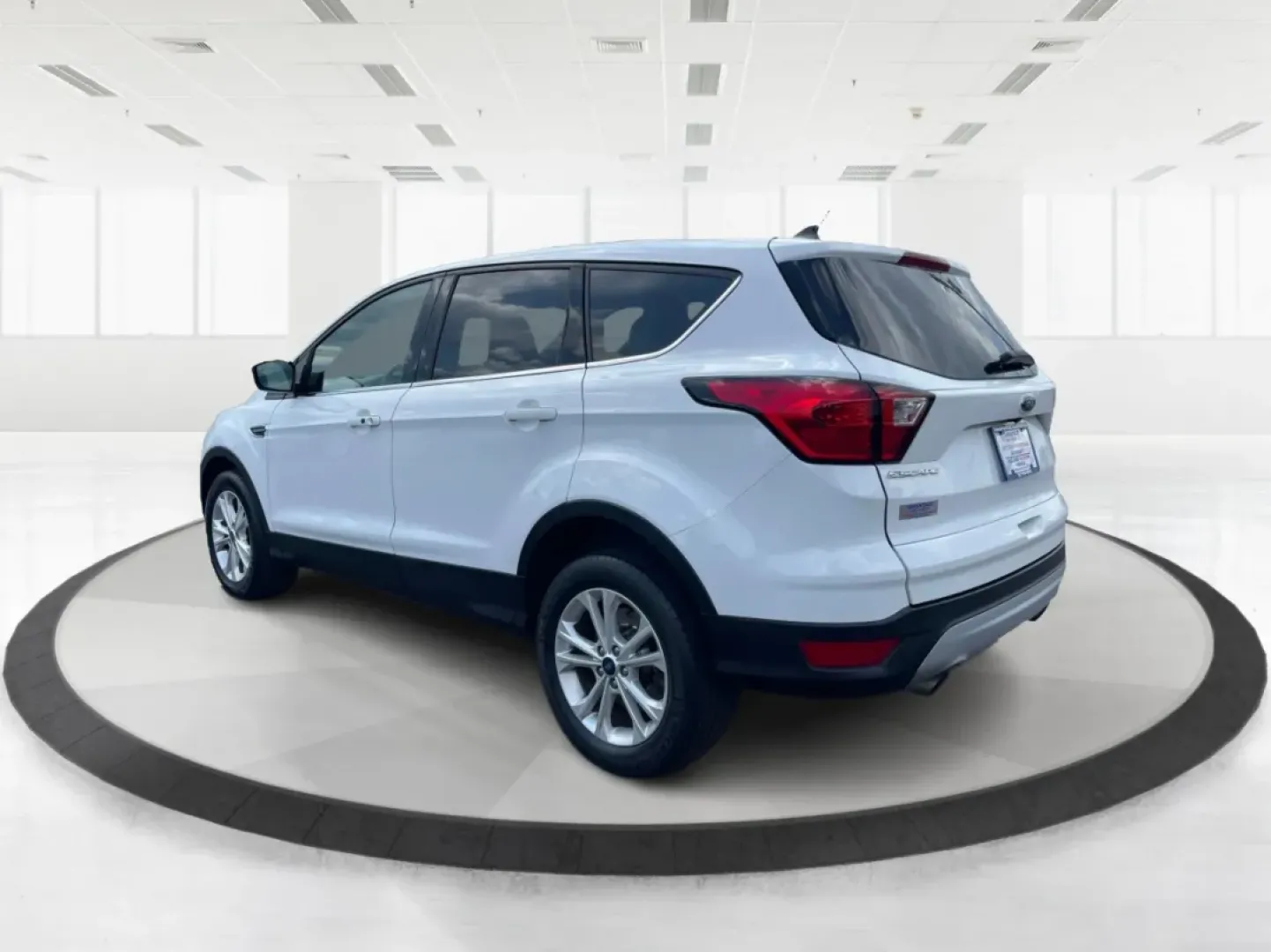 2019 Ford Escape SE (1FMCU9GD2KU) with an Other engine, located at 1099 N County Rd 25A , Troy, OH, 45373, (937) 908-9800, 40.057079, -84.212883 - **Discover Your Next Adventure with the 2019 Ford Escape SE at Advantage Car and Credit!**<br /> <br /> Are you ready to elevate your daily drives and weekend adventures? The 2019 Ford Escape SE is designed for those who crave versatility and comfort in their rides, making it an ideal choice for fam - Photo#4