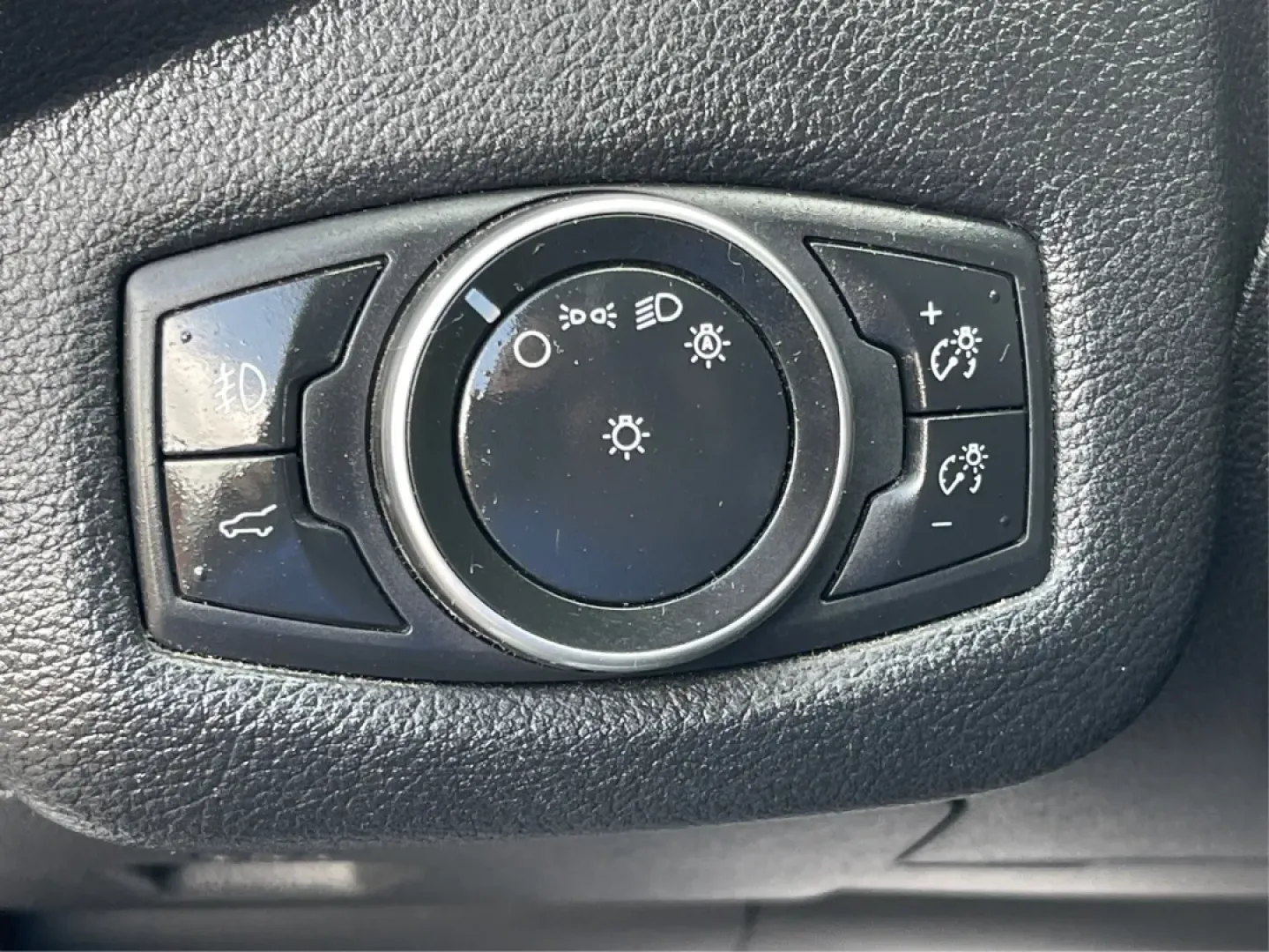 2019 Ford Escape SE (1FMCU9GD2KU) with an Other engine, located at 1099 N County Rd 25A , Troy, OH, 45373, (937) 908-9800, 40.057079, -84.212883 - **Discover Your Next Adventure with the 2019 Ford Escape SE at Advantage Car and Credit!**<br /> <br /> Are you ready to elevate your daily drives and weekend adventures? The 2019 Ford Escape SE is designed for those who crave versatility and comfort in their rides, making it an ideal choice for fam - Photo#16