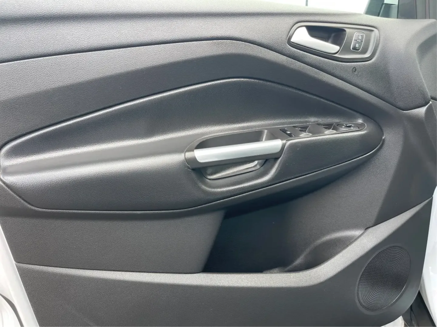 2019 Ford Escape SE (1FMCU9GD2KU) with an Other engine, located at 1951 S Dayton Lakeview Rd., New Carlisle, OH, 45344, (937) 908-9800, 39.890999, -84.050255 - **Discover Your Next Adventure with the 2019 Ford Escape SE at Advantage Car and Credit!**<br /> <br /> Are you ready to elevate your daily drives and weekend adventures? The 2019 Ford Escape SE is designed for those who crave versatility and comfort in their rides, making it an ideal choice for fam - Photo#18
