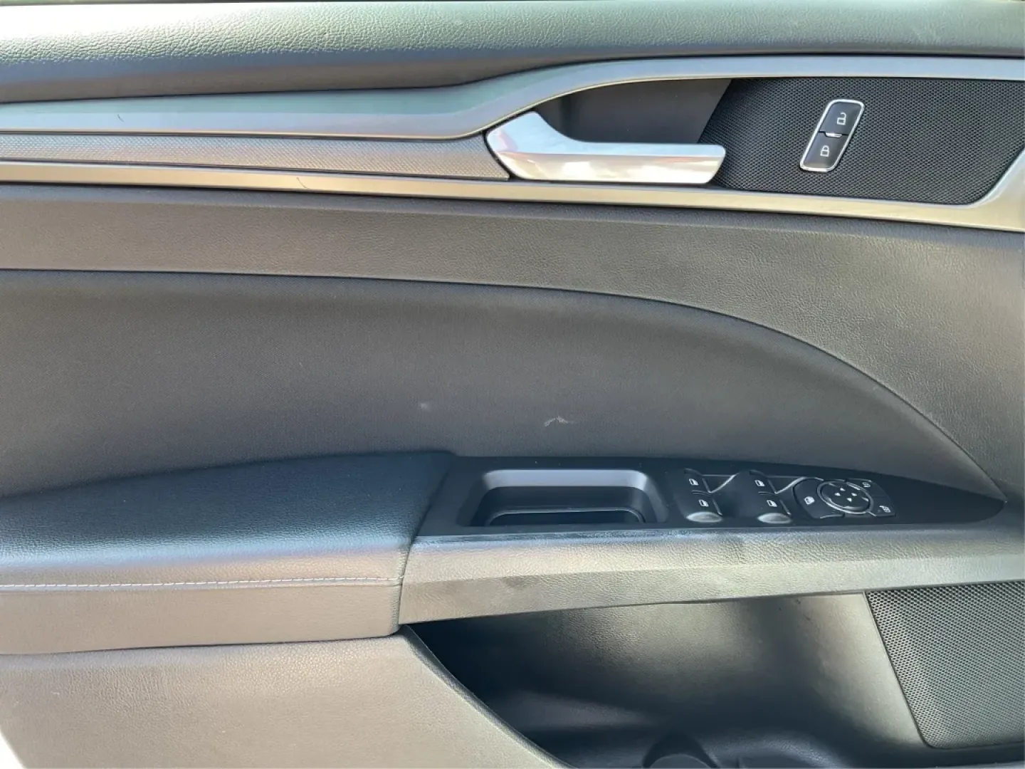 2017 Ford Fusion SE (3FA6P0H78HR) with an Other engine, located at 4508 South Dixie Dr, Moraine, OH, 45439, (937) 908-9800, 39.689976, -84.218452 - **Elevate Your Daily Drive with the 2017 Ford Fusion SE at Advantage Car and Credit Piqua, OH!**<br /> <br /> Are you ready to transform your daily commute into a luxurious journey? The 2017 Ford Fusion SE is the perfect sedan for anyone seeking comfort, style, and reliability. Whether you're a bus - Photo#19