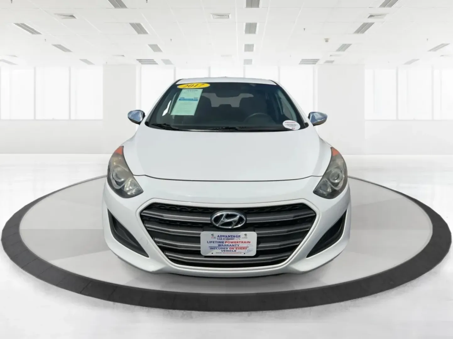 2017 Hyundai Elantra GT Base (KMHD35LH2HU) with an 2.0L L4 16V DOHC engine, 6M transmission, located at 1951 S Dayton Lakeview Rd., New Carlisle, OH, 45344, (937) 908-9800, 39.890999, -84.050255 - **Discover the Perfect Commuter or Family Vehicle at Advantage Car and Credit - Piqua**<br /> <br /> Are you searching for a reliable vehicle that caters to your daily commute or weekend family adventures? Look no further than this 2017 Hyundai Elantra GT, now available for purchase at Advantage Car - Photo#7