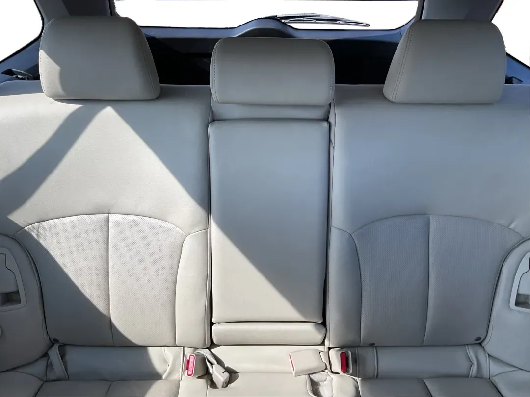 2013 Subaru Outback 2.5i Limited (4S4BRBKC0D3) with an 2.5L H-4 DOHC engine, located at 4508 South Dixie Dr, Moraine, OH, 45439, (937) 908-9800, 39.689976, -84.218452 - **Adventure Awaits with This 2013 Subaru Outback! Perfect for Weekend Getaways and Daily Commutes**<br /> <br /> Looking for a versatile vehicle that can handle everything from family road trips to daily commutes? Look no further than this 2013 Subaru Outback 2.5i Limited, now available at Advantage - Photo#13