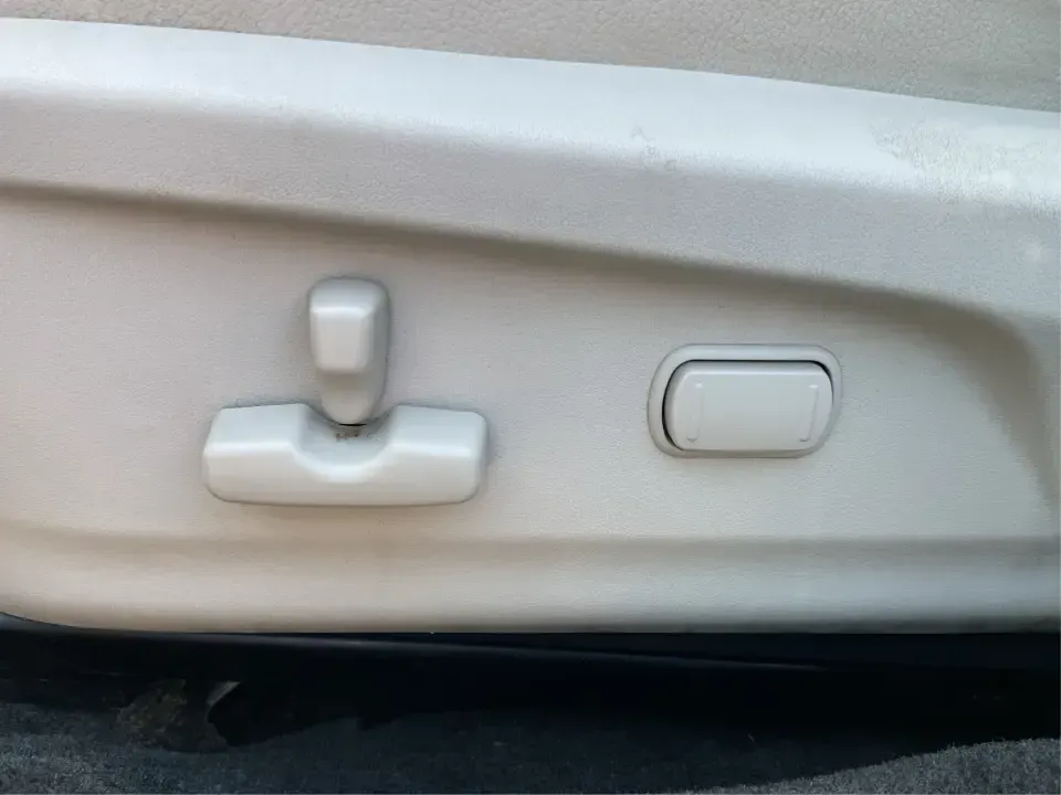 2013 Subaru Outback 2.5i Limited (4S4BRBKC0D3) with an 2.5L H-4 DOHC engine, Continuously Variable Transmission (CVT) transmission, located at 880 E. National Road, Vandalia, OH, 45377, (937) 908-9800, 39.891918, -84.183594 - **Adventure Awaits with This 2013 Subaru Outback! Perfect for Weekend Getaways and Daily Commutes**<br /> <br /> Looking for a versatile vehicle that can handle everything from family road trips to daily commutes? Look no further than this 2013 Subaru Outback 2.5i Limited, now available at Advantage - Photo#16