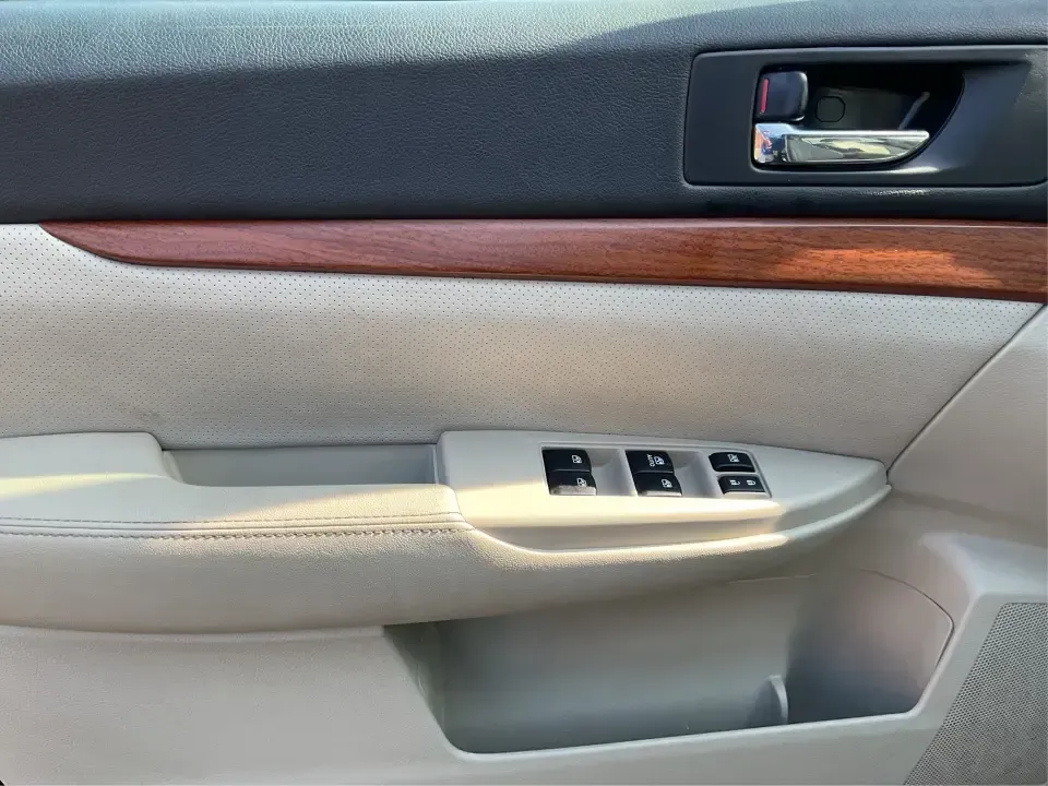 2013 Subaru Outback 2.5i Limited (4S4BRBKC0D3) with an 2.5L H-4 DOHC engine, Continuously Variable Transmission (CVT) transmission, located at 880 E. National Road, Vandalia, OH, 45377, (937) 908-9800, 39.891918, -84.183594 - **Adventure Awaits with This 2013 Subaru Outback! Perfect for Weekend Getaways and Daily Commutes**<br /> <br /> Looking for a versatile vehicle that can handle everything from family road trips to daily commutes? Look no further than this 2013 Subaru Outback 2.5i Limited, now available at Advantage - Photo#17